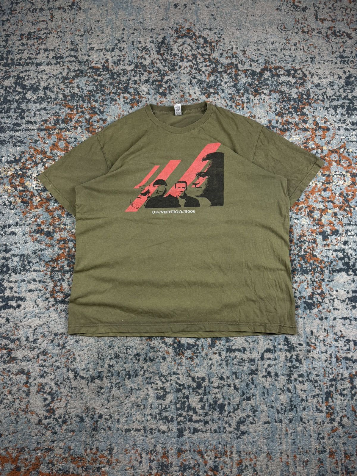Band Tees Vintage 2006 U2 vertigo tour graphic tee Size US XL / EU 56 / 4 - 1 Thumbnail
