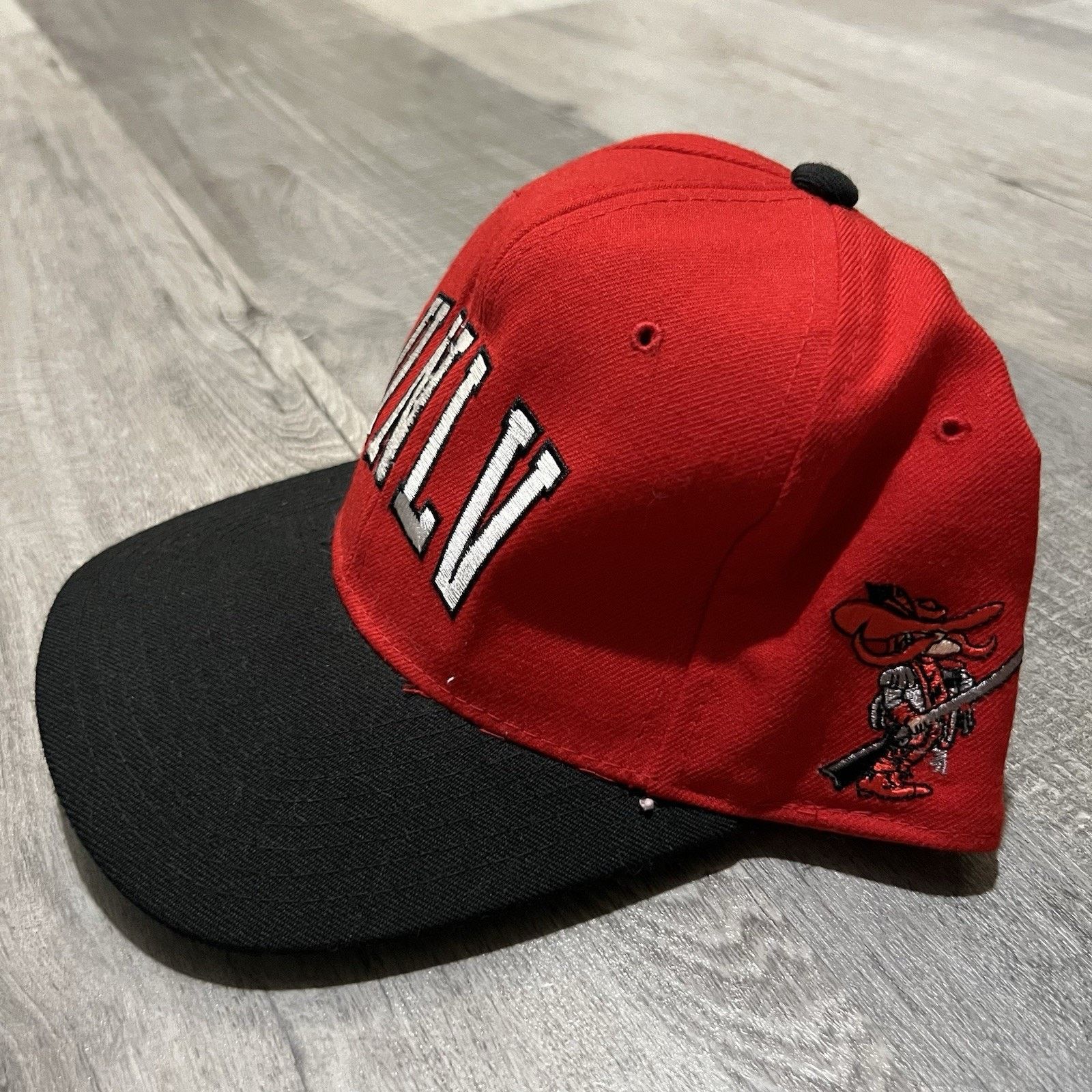 Starter Vintage UNLV Runnin Rebels Starter Fitted Hat Cap Wool 7 1/4 Size ONE SIZE - 3 Thumbnail