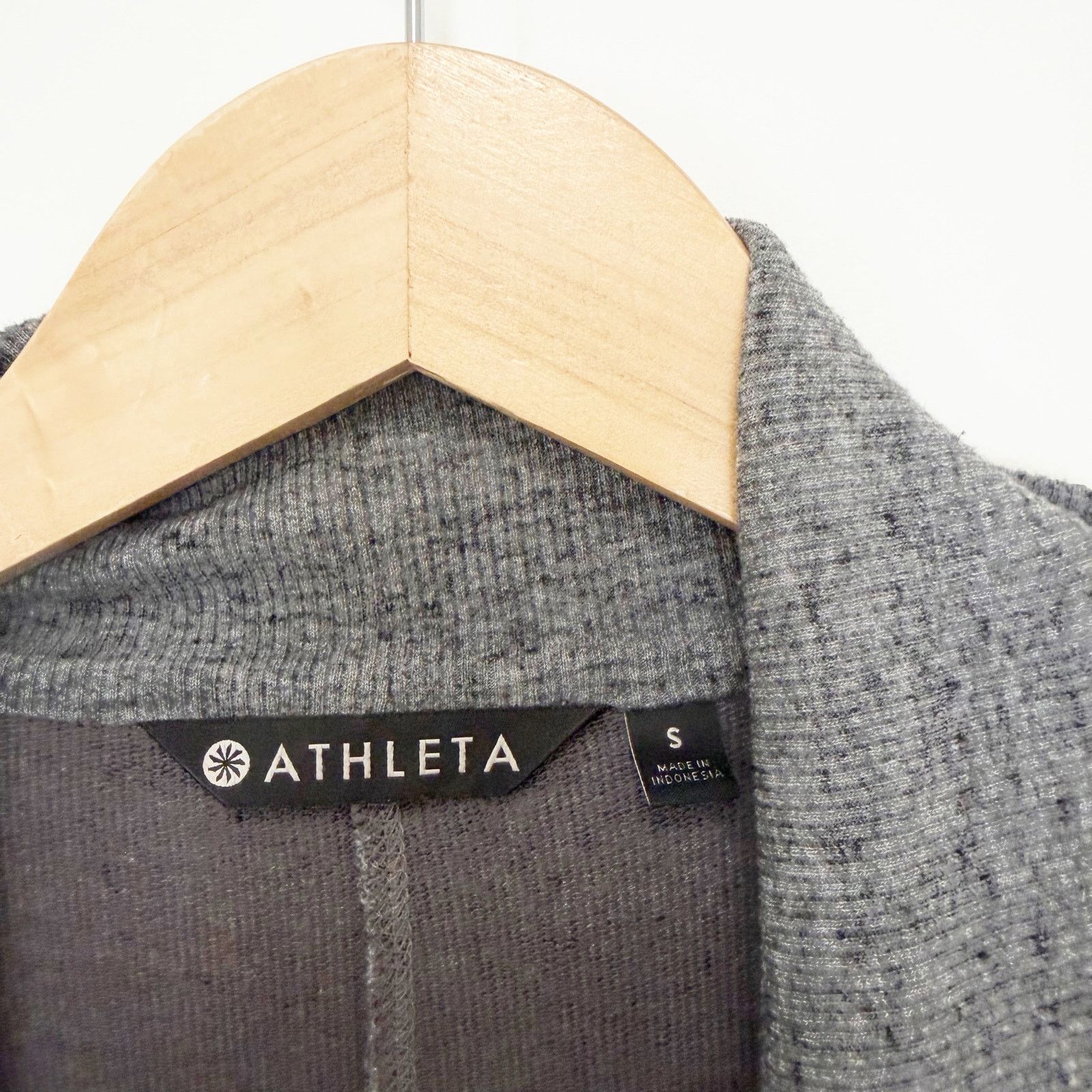Athleta Athleta Gray Pranayama Wrap Cardigan Sz S Size S / US 4 / IT 40 - 2 Thumbnail