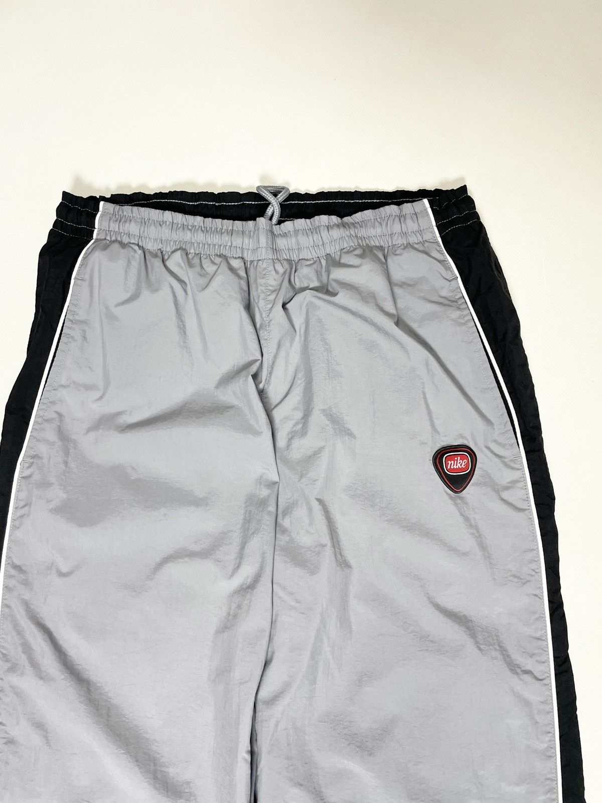Nike Nike Vintage 00s 💋 silver grey acg truck sweat sport pants Size US 32 / EU 48 - 4 Thumbnail