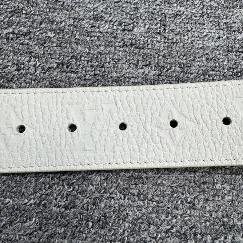 Louis Vuitton Louis Vuitton White presbyopic belt Size ONE SIZE - 8 Thumbnail