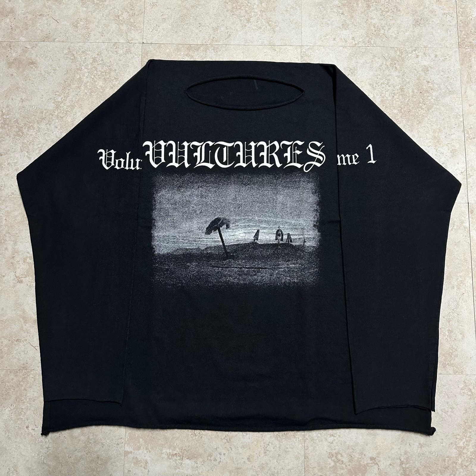 image of Yeezy Vultures Long Sleeve T-Shirt Size 1 Kanye West in Black, Men's