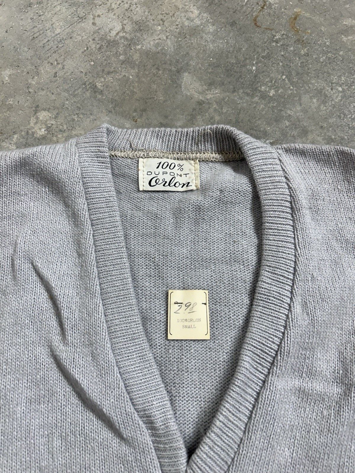 Vintage VTG 70’s Knit Sweater Vest Gray V Neck Plain Orlon Pullover Size XS / US 0-2 / IT 36-38 - 3 Thumbnail