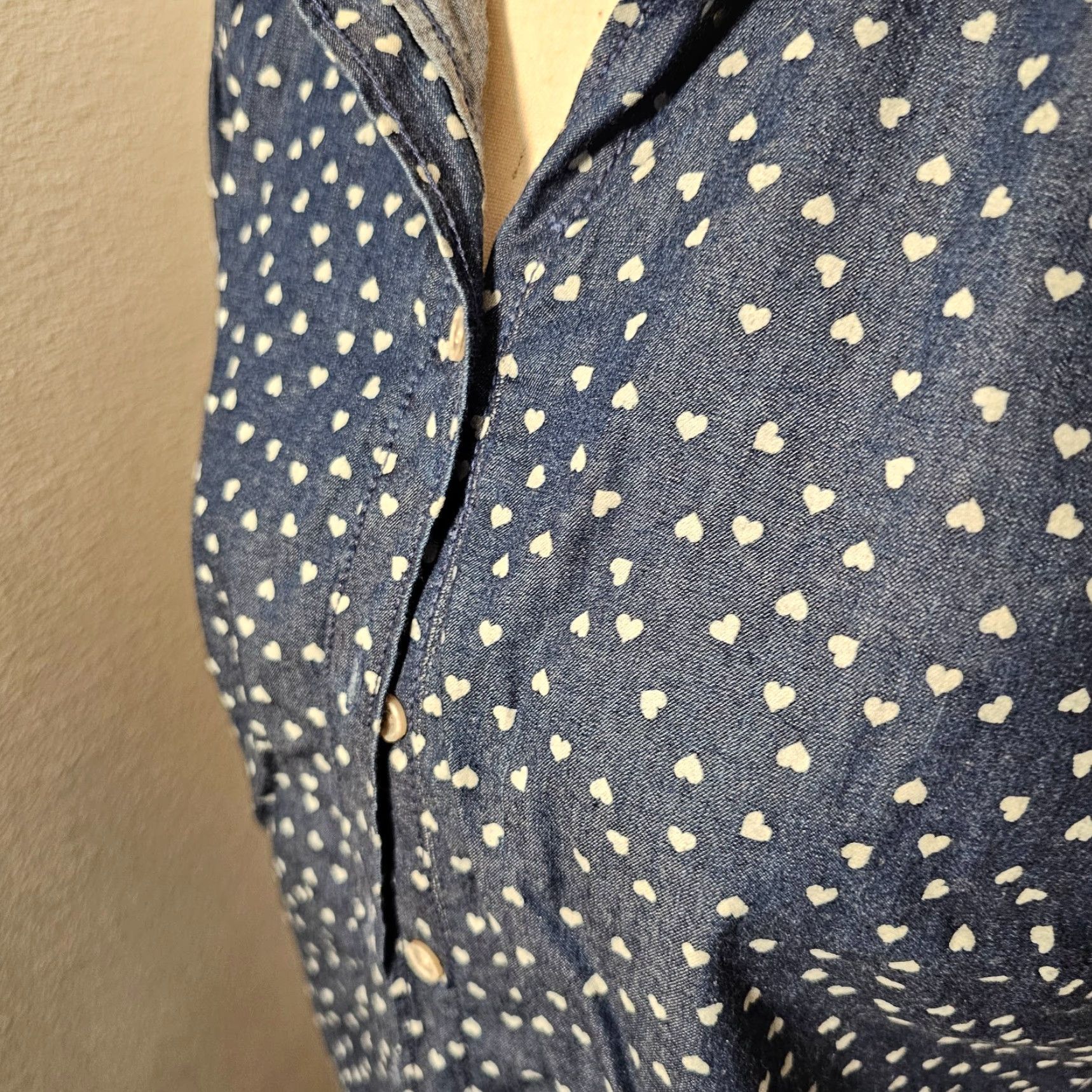 Vintage LC Lauren Conrad Large Button-Up Shirt Long Sleeve Blue Casual Heart Print Womens Size L / US 10 / IT 46 - 3 Thumbnail