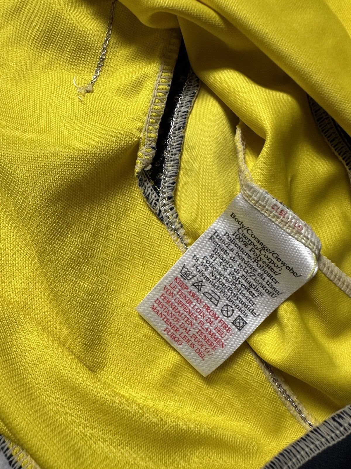 Umbro × Vintage Vintage England Umbro yellow soccer jersey Goalkeeper L rare Size US L / EU 52-54 / 3 - 7 Thumbnail