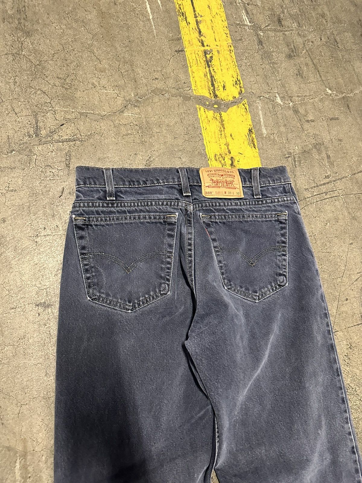 Levi's × Vintage Vintage Levi’s blue dyed 550 jeans Size US 33 - 9 Thumbnail