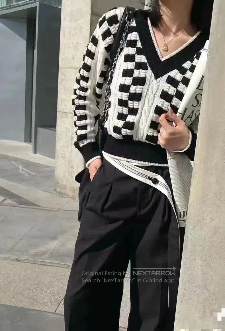 Gucci Gucci Black and white checkerboard knitted V-neck sweater Size XS / US 0-2 / IT 36-38 - 8 Thumbnail