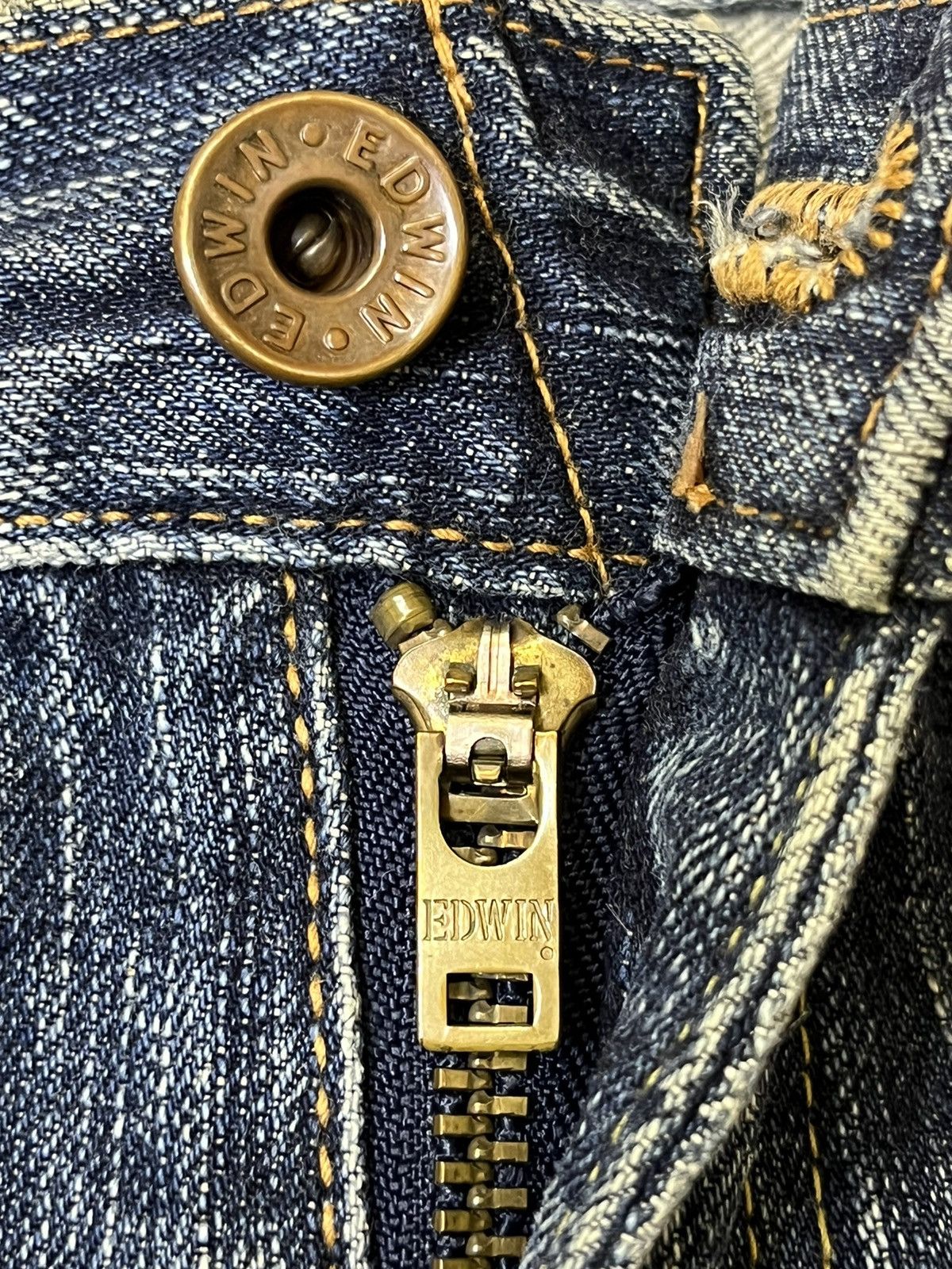 Edwin RIP🔥VINTAGE EDWIN 505-Z BUTTON FLY DISTRESSED SELVEDGE DENIM Size US 32 / EU 48 - 13 Thumbnail
