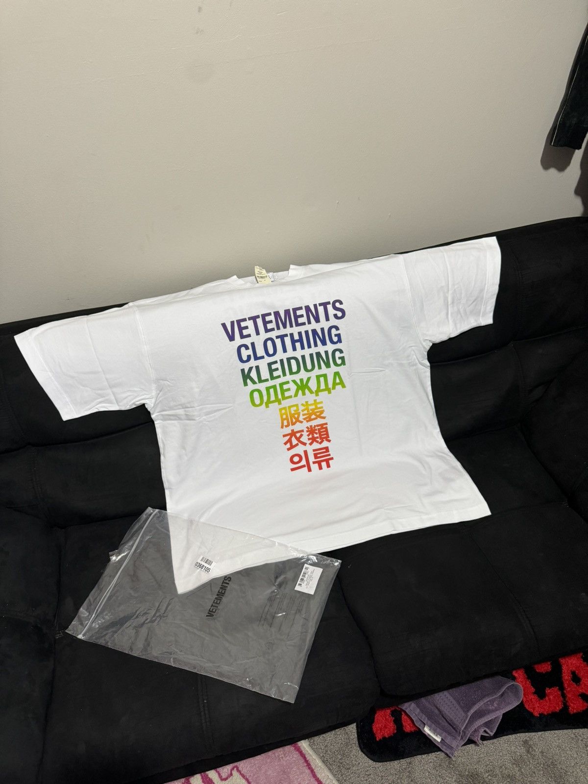 Vetements Vetements White Rainbow Translation Tee Medium Size US M / EU 48-50 / 2 - 21 Thumbnail