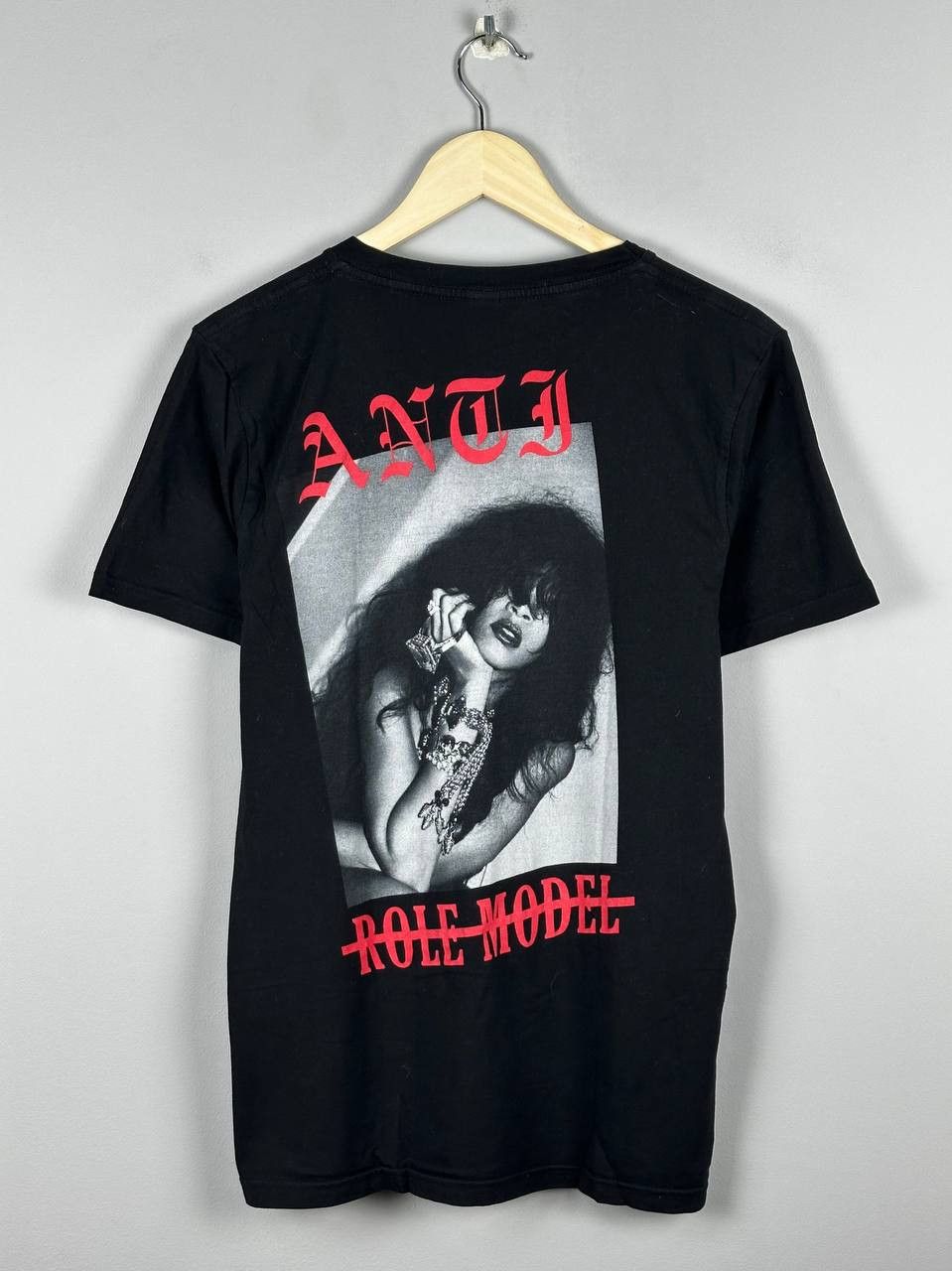Rihanna Rihanna ANTI World Tour 2016 Graphic T-shirt Size US S / EU 44-46 / 1 - 1 Thumbnail