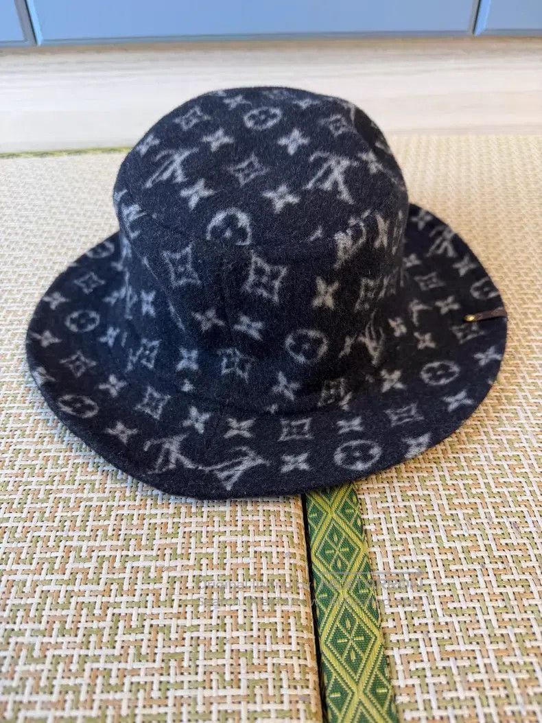 Louis Vuitton Louis Vuitton Presbyopic wool fisherman's hat Size ONE SIZE - 1 Thumbnail