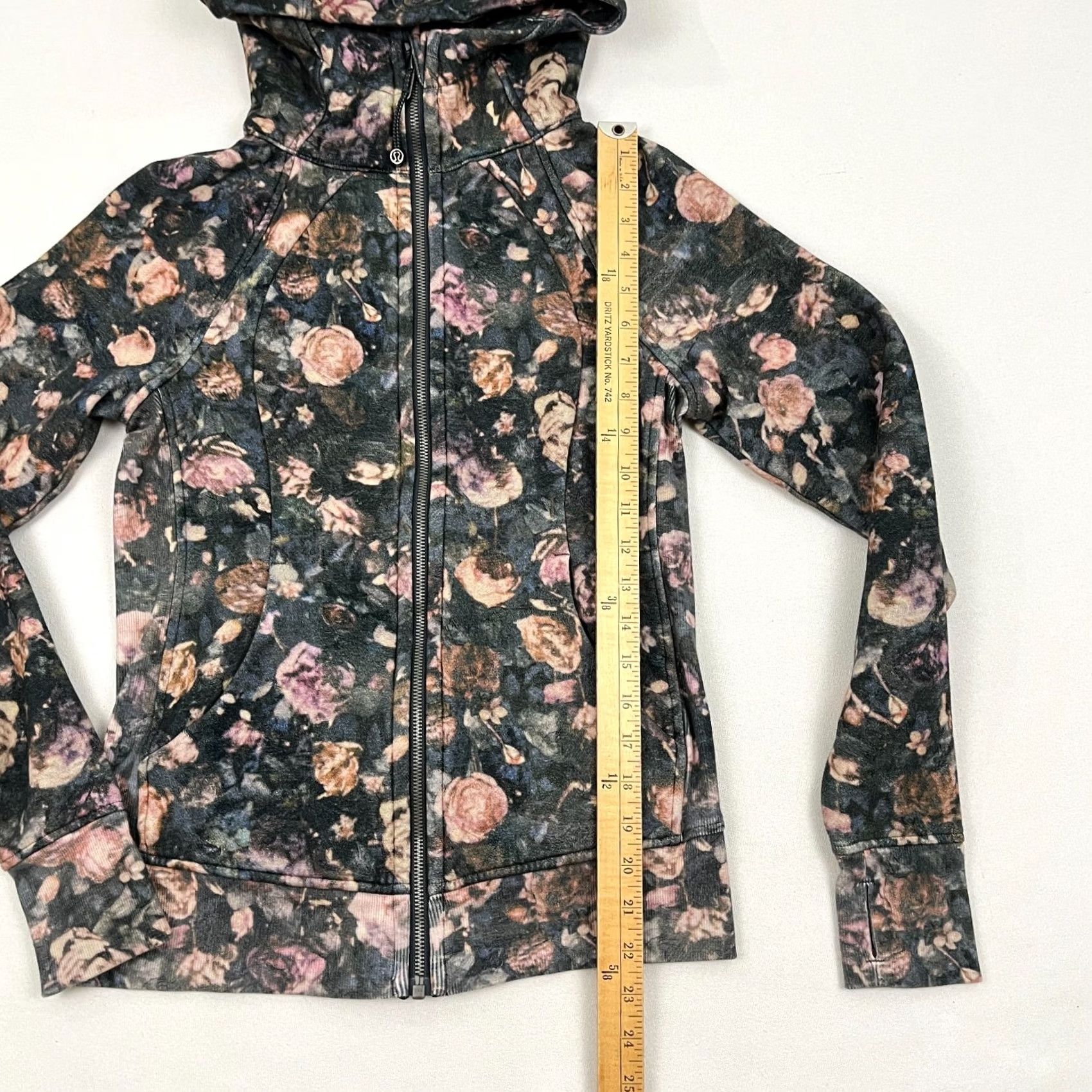 Lululemon VINTAGE Lululemon Scuba Hoodie Size 6 Frosted Rose Floral Active Sweatshirt Full Zip Size M / US 6-8 / IT 42-44 - 4 Thumbnail