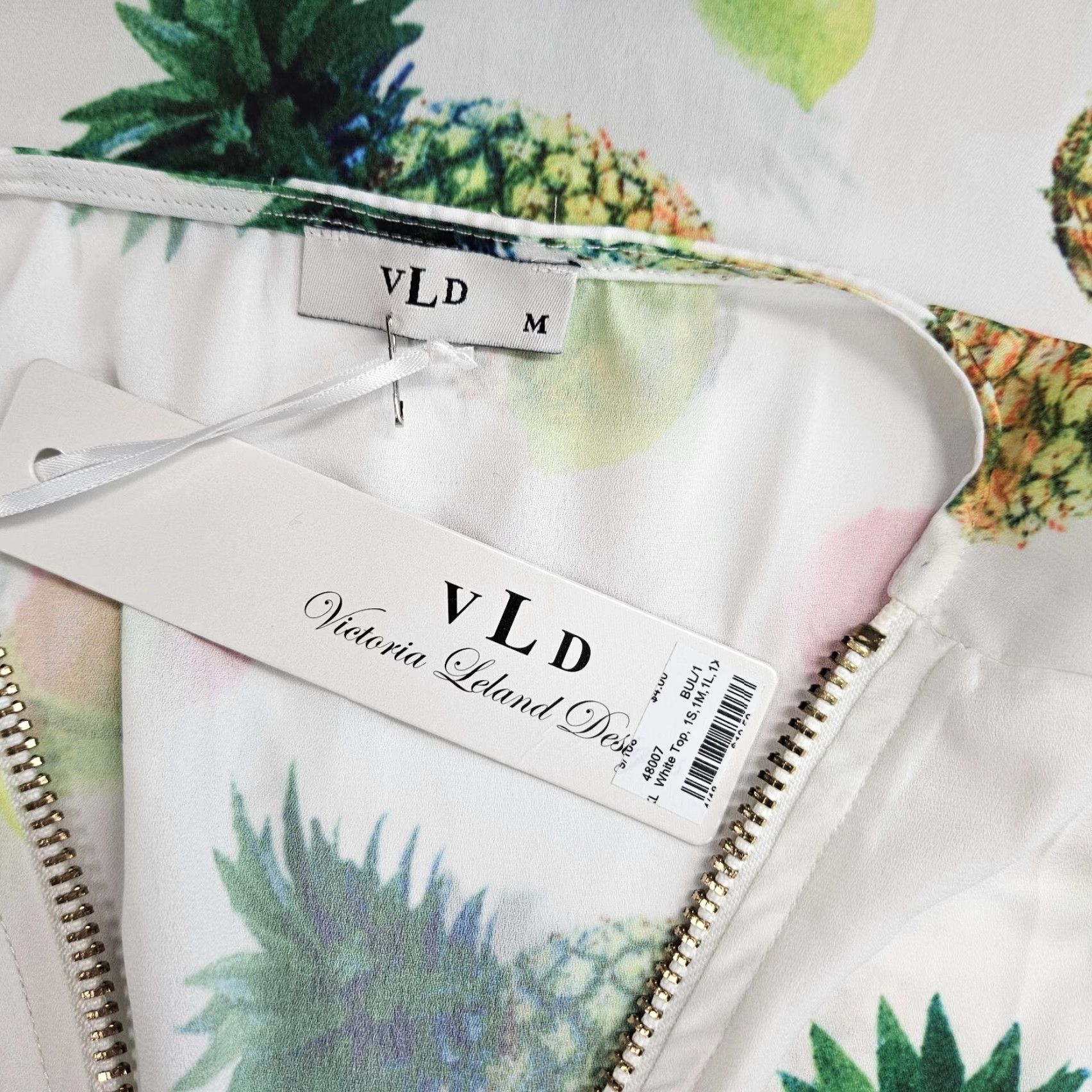 Vintage VLD Victoria Leland Design Womens Top Blouse M White Green Pineapple Fruit V-Neck Shirt Womens Size M / US 6-8 / IT 42-44 - 6 Thumbnail