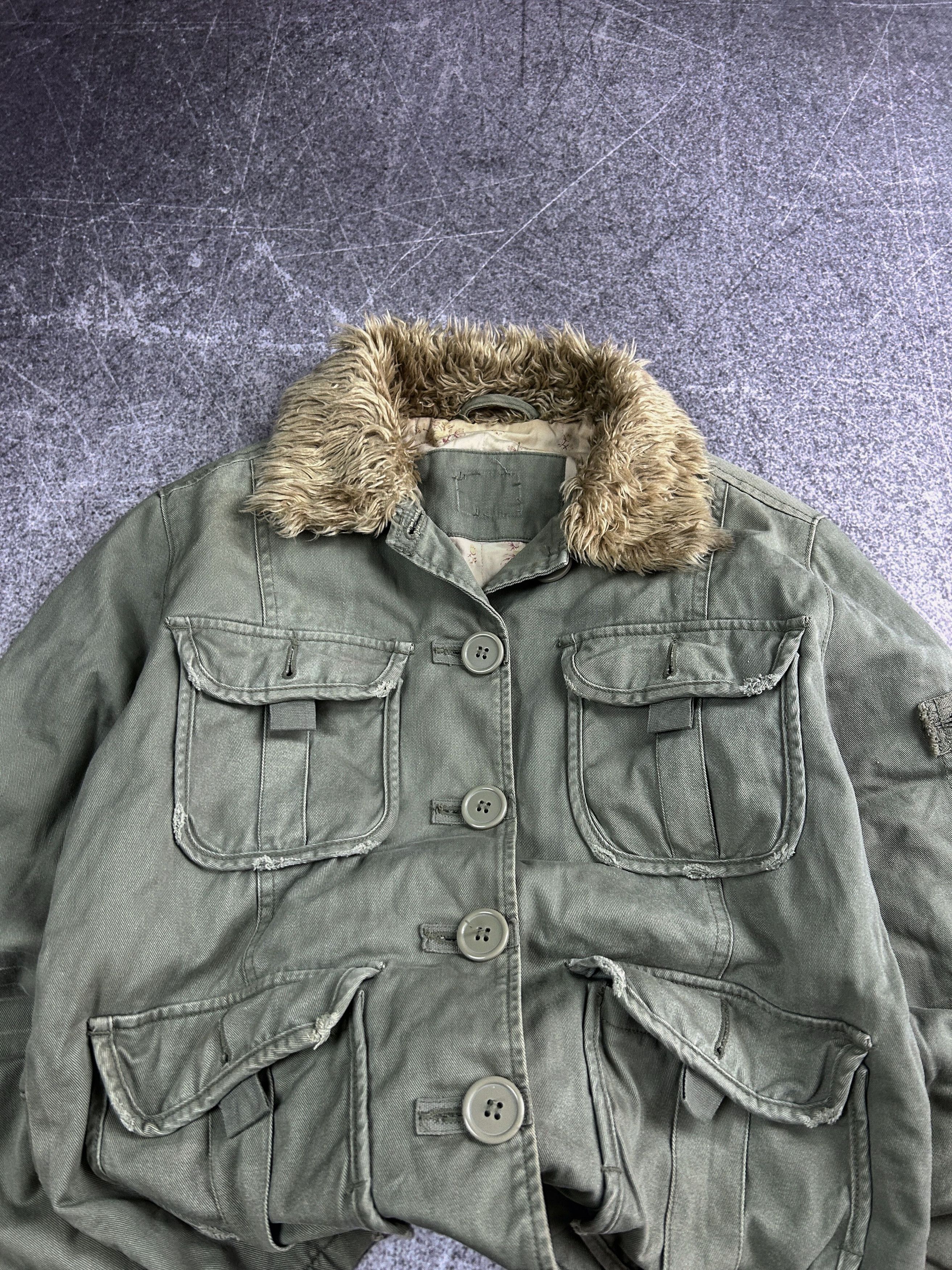 Vintage Vintage Military Jacket Fur Collar Cropped Y2K Streetwear Size US S / EU 44-46 / 1 - 5 Thumbnail