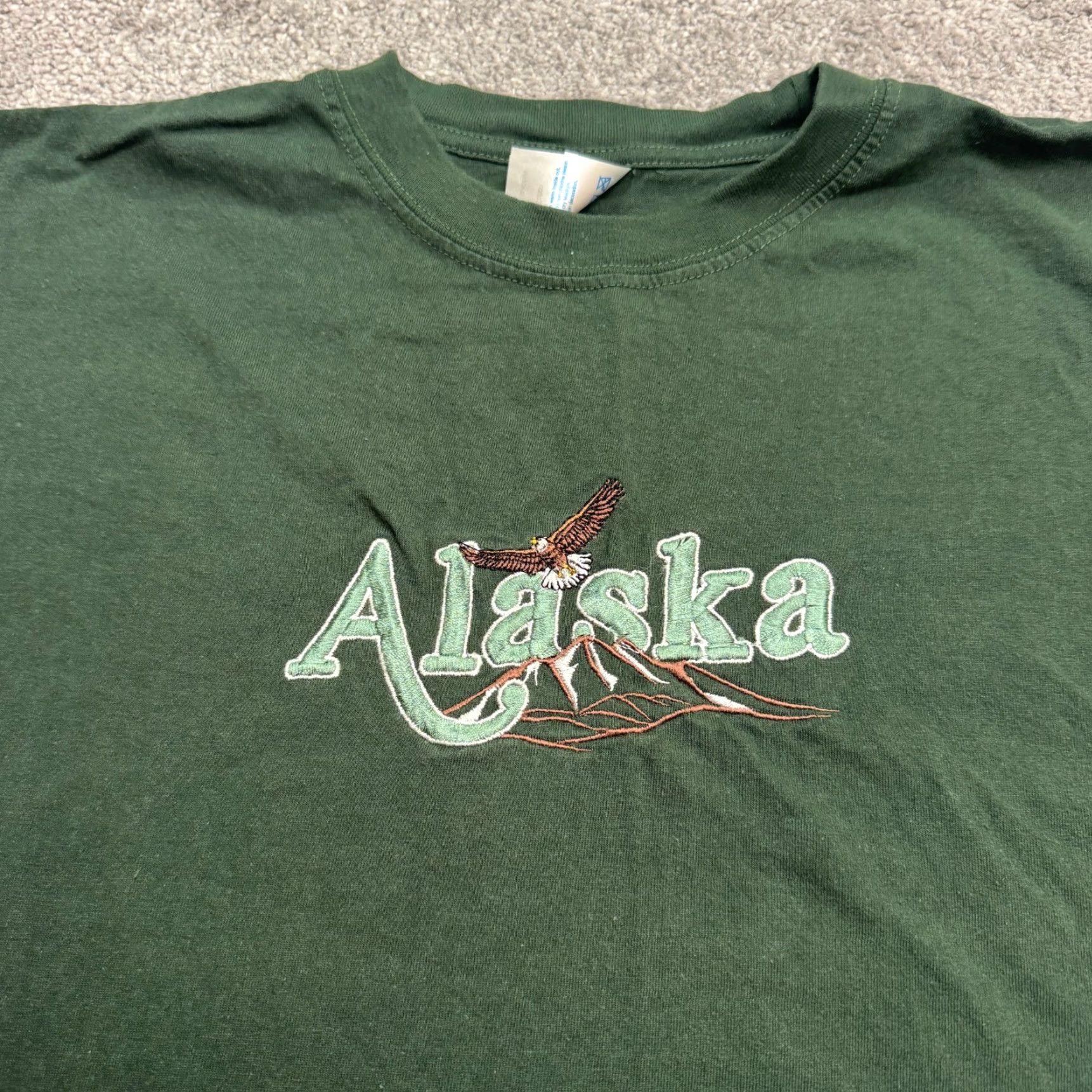 Vintage Teemax Shirt Mens Large Green Alaska Embroidered Eagle Mountain Sounenir Tee Size US L / EU 52-54 / 3 - 3 Thumbnail