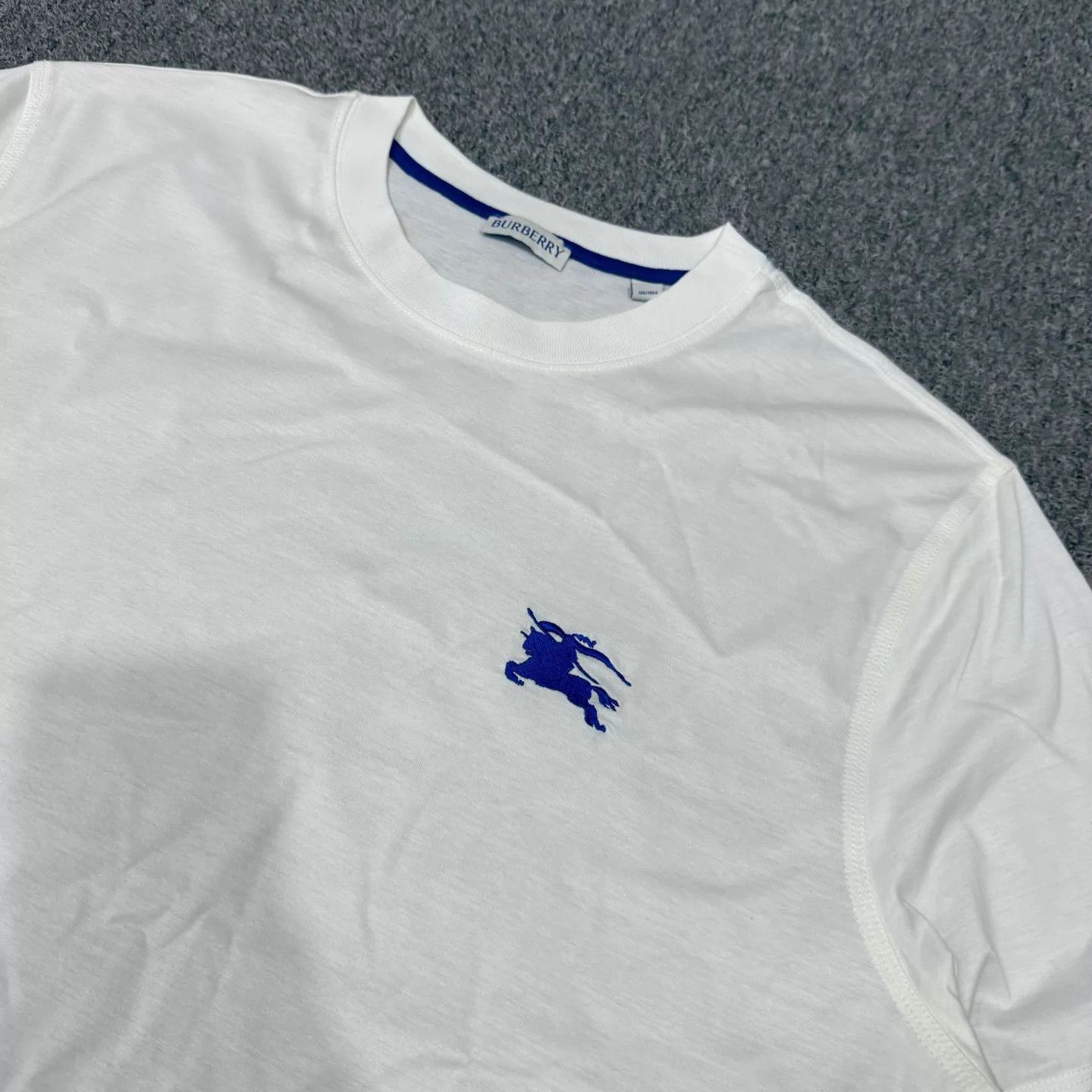 Burberry Burberry White Horseferry Logo Short Sleeve Tee L Size L / US 10 / IT 46 - 3 Thumbnail