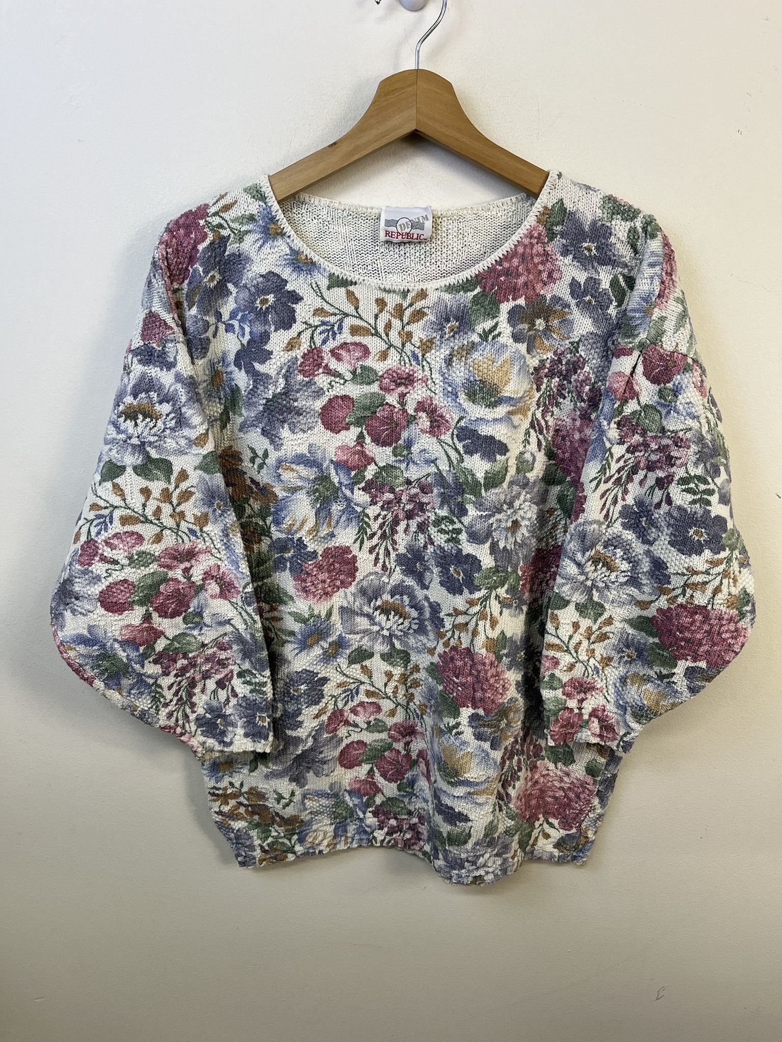 Other Vintage Knit Sweater 1990s Distressed All Over Floral Knit Sweater Size M Size US M / EU 48-50 / 2 - 1 Thumbnail