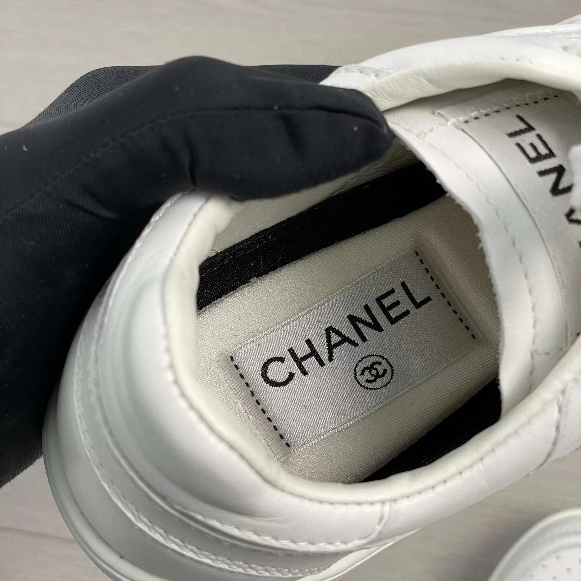 Chanel Chanel white calfskin sneakers size 37 Size US 6.5 / IT 36.5 - 7 Thumbnail