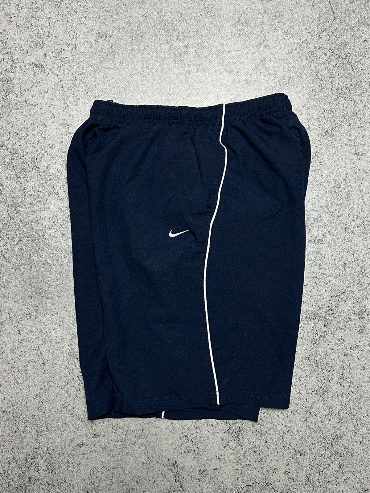Vintage Vintage Nike Nylon Shorts Size M-L Y2K Swoosh Size US 32 / EU 48 - 13 Thumbnail