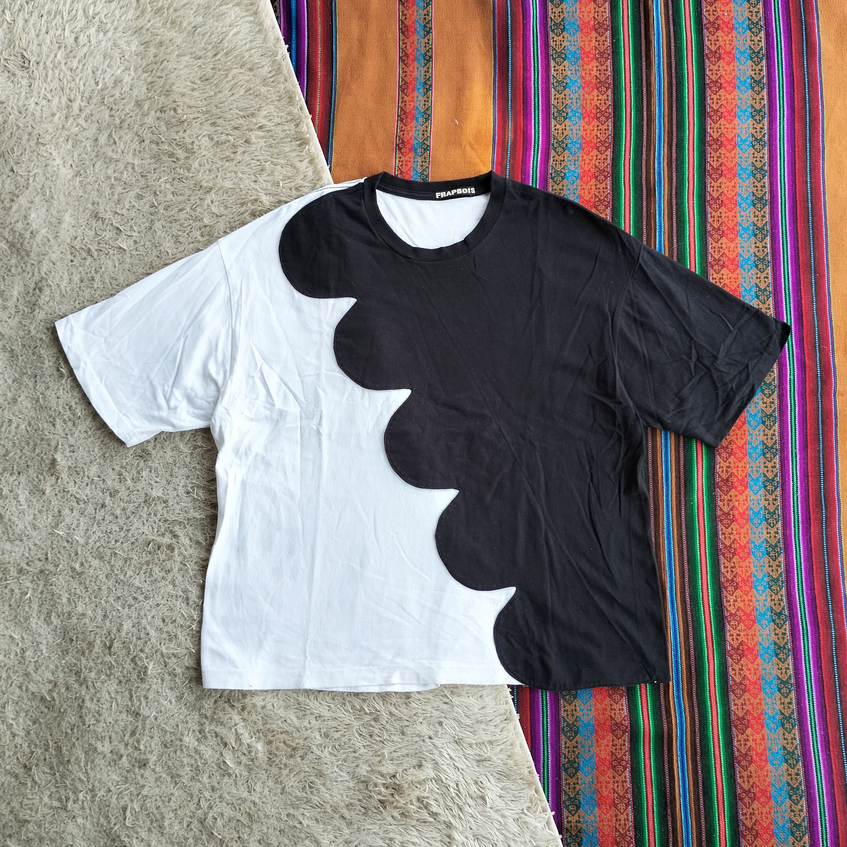 Frapbois Frapbois Eri utsugi black & white S/S shirt Size US M / EU 48-50 / 2 - 1 Thumbnail