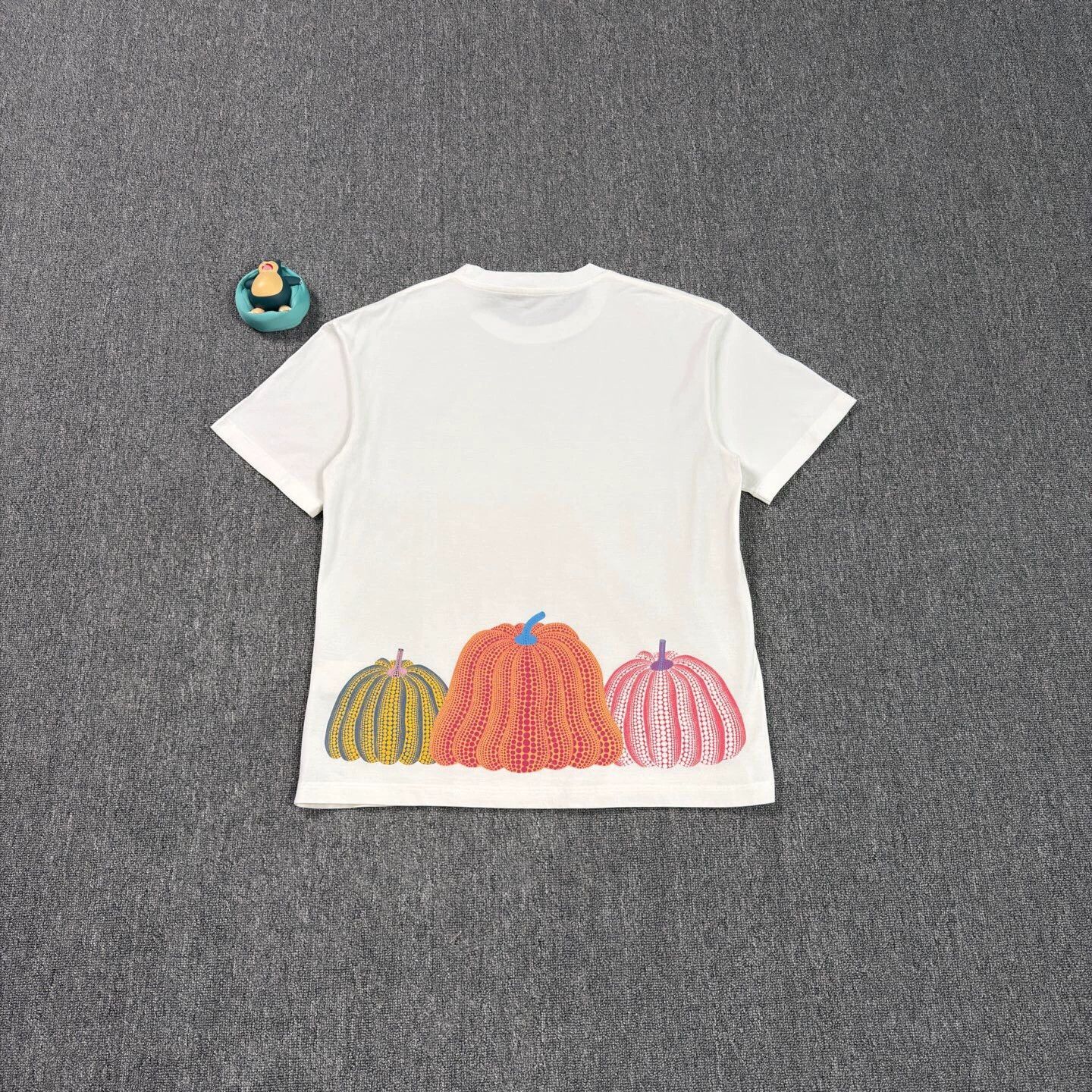 Louis Vuitton LV x Yayoi Kusama Pumpkin White Tee M Like New Size US M / EU 48-50 / 2 - 2 Thumbnail