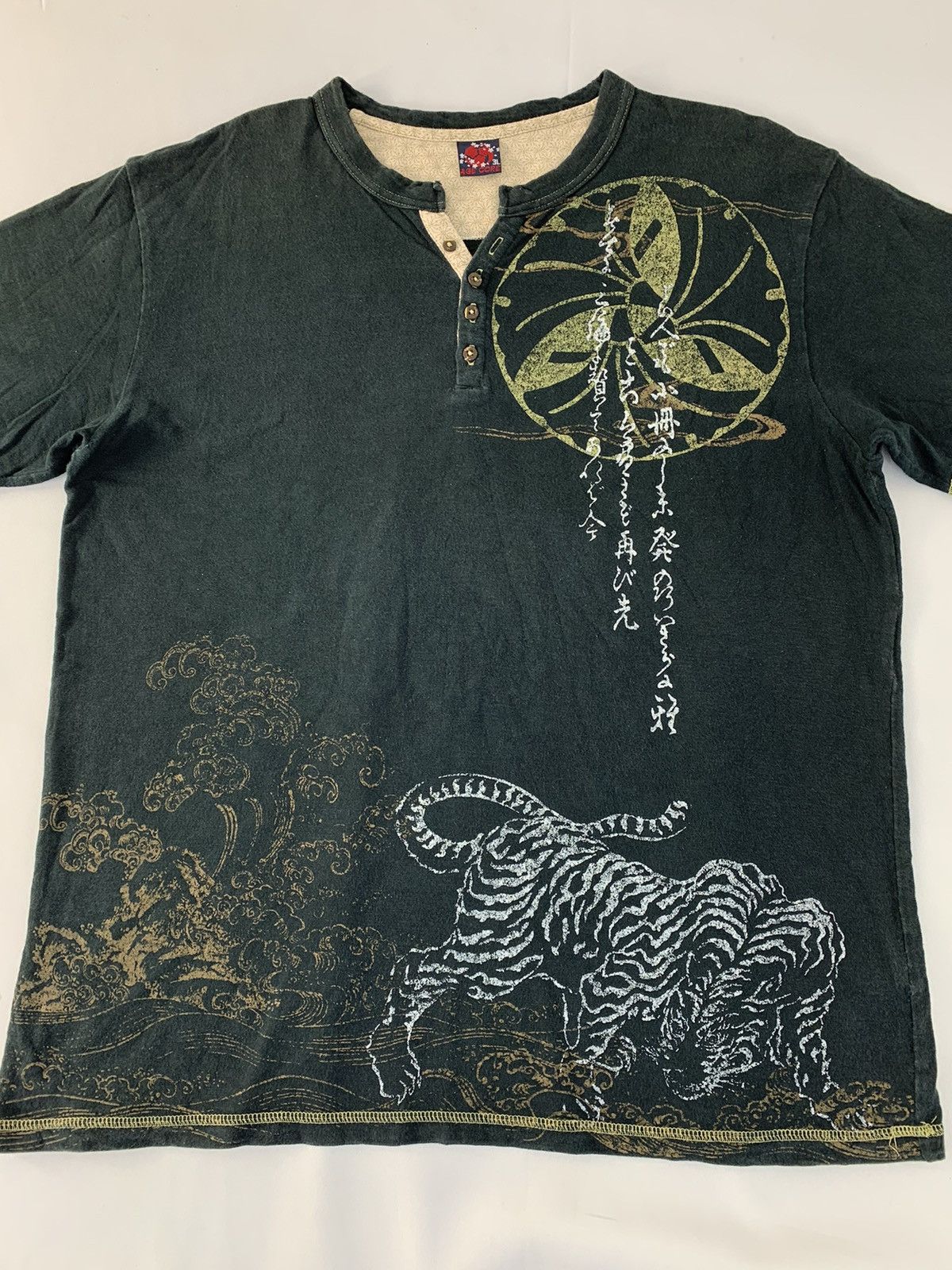 Japanese Brand Hype 90s Henley Age Core Kanji Tiger Big Printed Tee Size US L / EU 52-54 / 3 - 2 Thumbnail