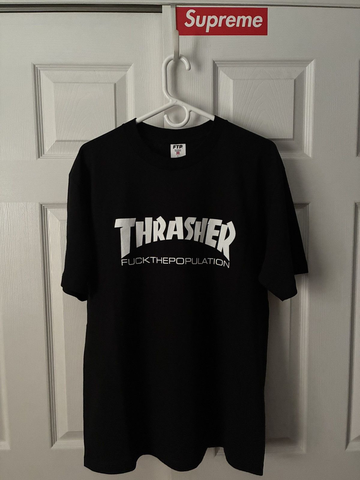 Fuck The Population × Thrasher FTP x THRASHER LOGO TEE SIZE L Size US L / EU 52-54 / 3 - 1 Thumbnail