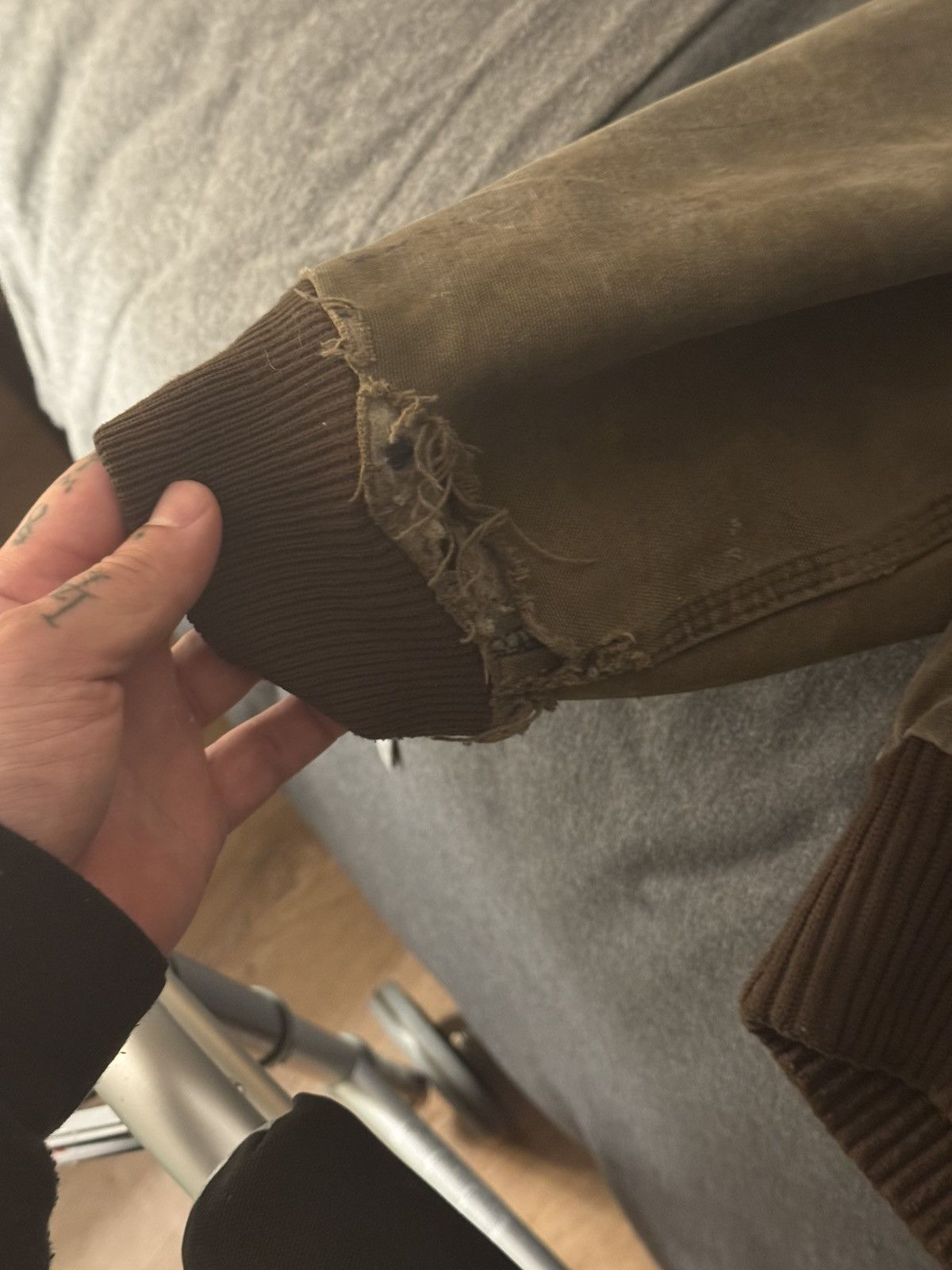 Carhartt Carhartt J130CHT Thrashed, Beat, Worked in Size US XL / EU 56 / 4 - 4 Thumbnail