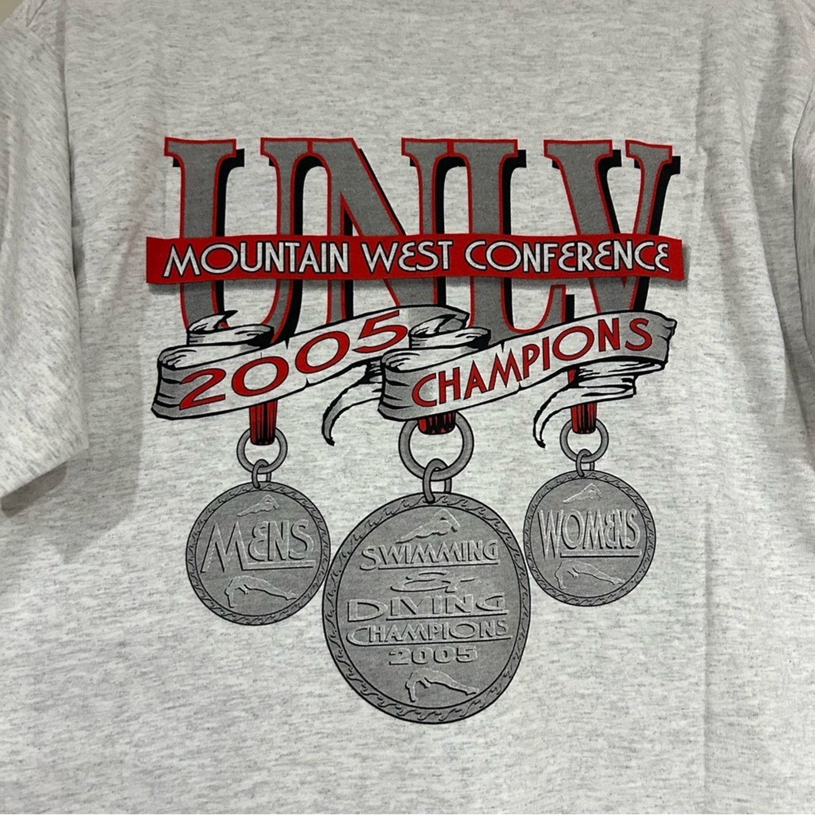 Hanes 2005 UNLV Swimming & Diving MWC Champs Shirt Size US M / EU 48-50 / 2 - 3 Thumbnail