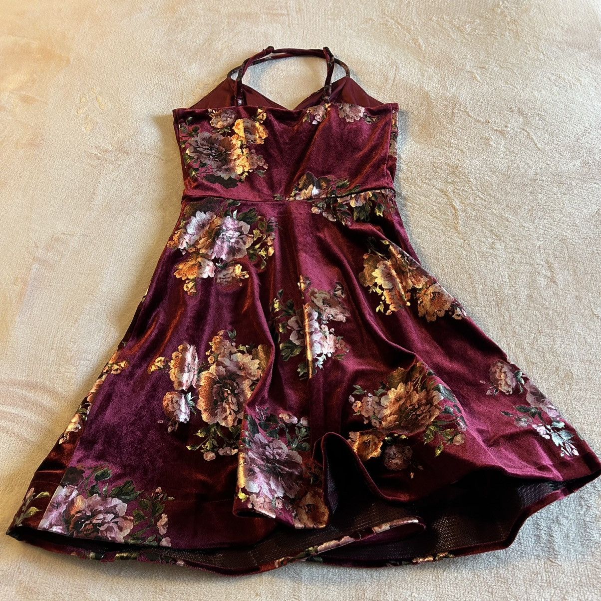 Other BCX red velvet floral spaghetti strap fit and flare XS Size XS / US 0-2 / IT 36-38 - 2 Thumbnail