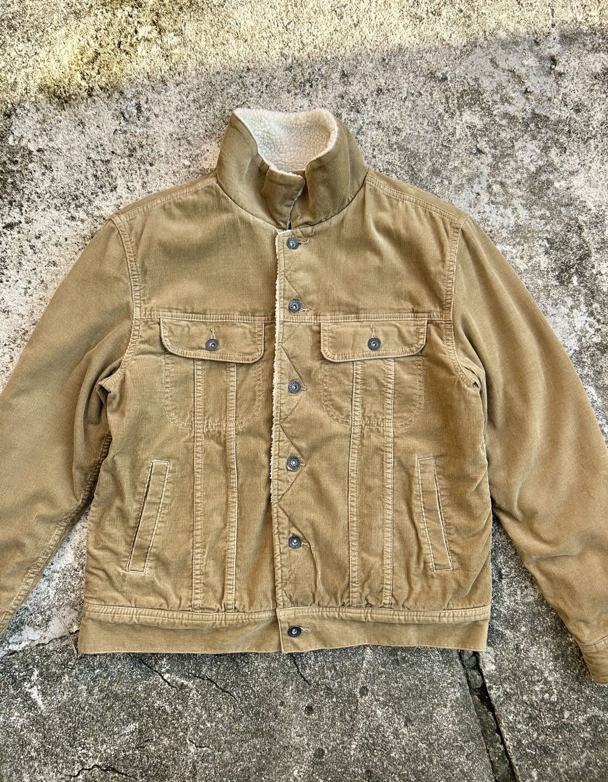 GU Vintage 1990s GU Corduroy Sherpa-Lined Trucker Jacket. Size US M / EU 48-50 / 2 - 2 Thumbnail