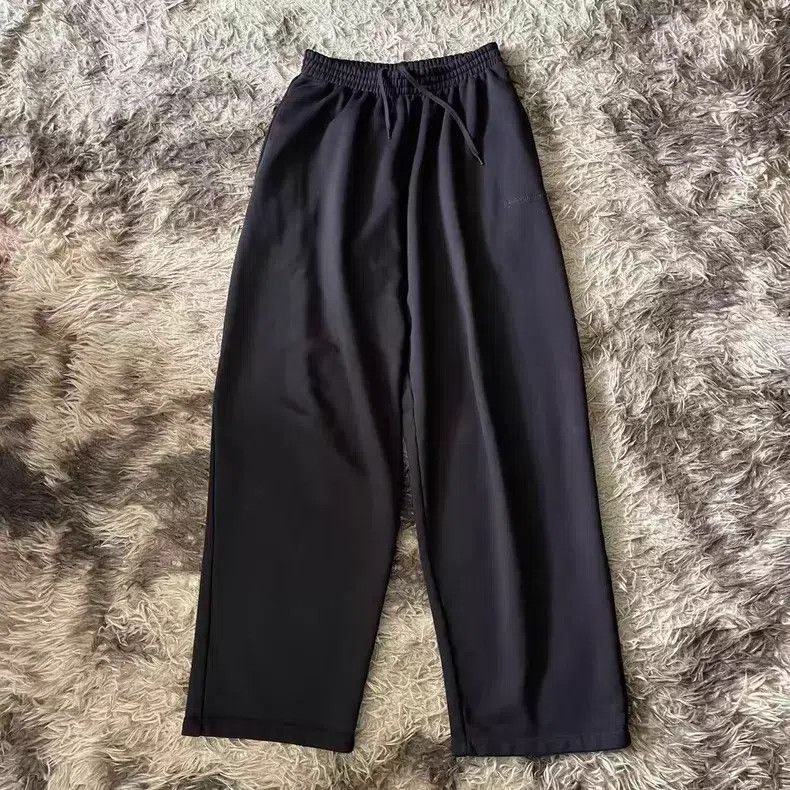 Balenciaga Balenciaga size S Embroidered Logo Baggy Sweatpants Size US 27 - 1 Thumbnail