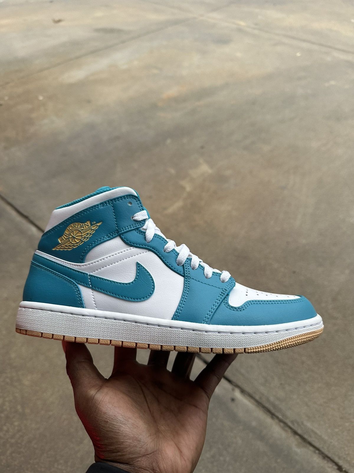 Nike Air Jordan 1 Mid Aquatone Size US 9 / EU 42 - 2 Thumbnail