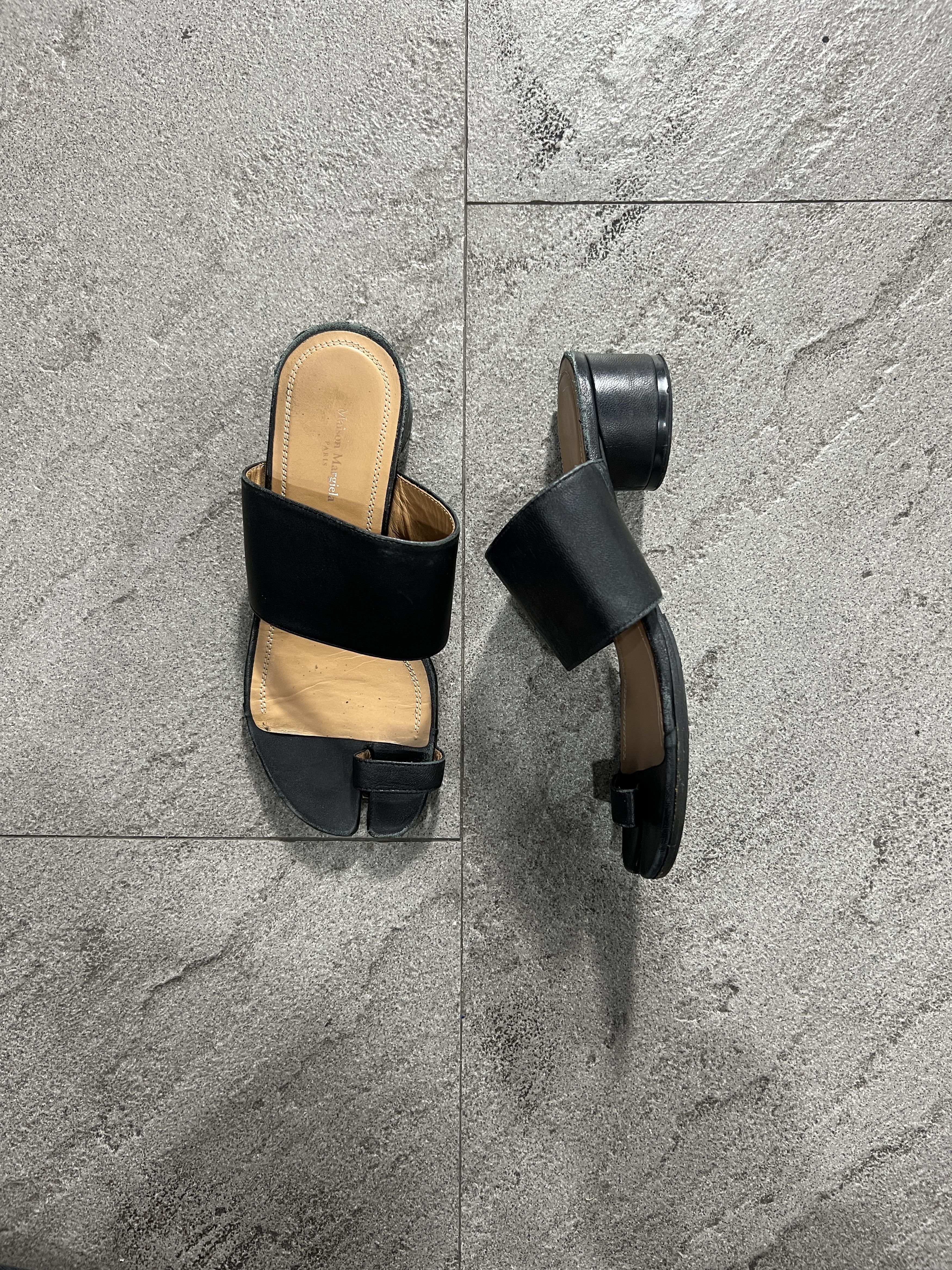 Maison Margiela Maison Margiela 22 Black Tabi Mule Sandals Low Heel EU36 Size US 6 / IT 36 - 1 Thumbnail