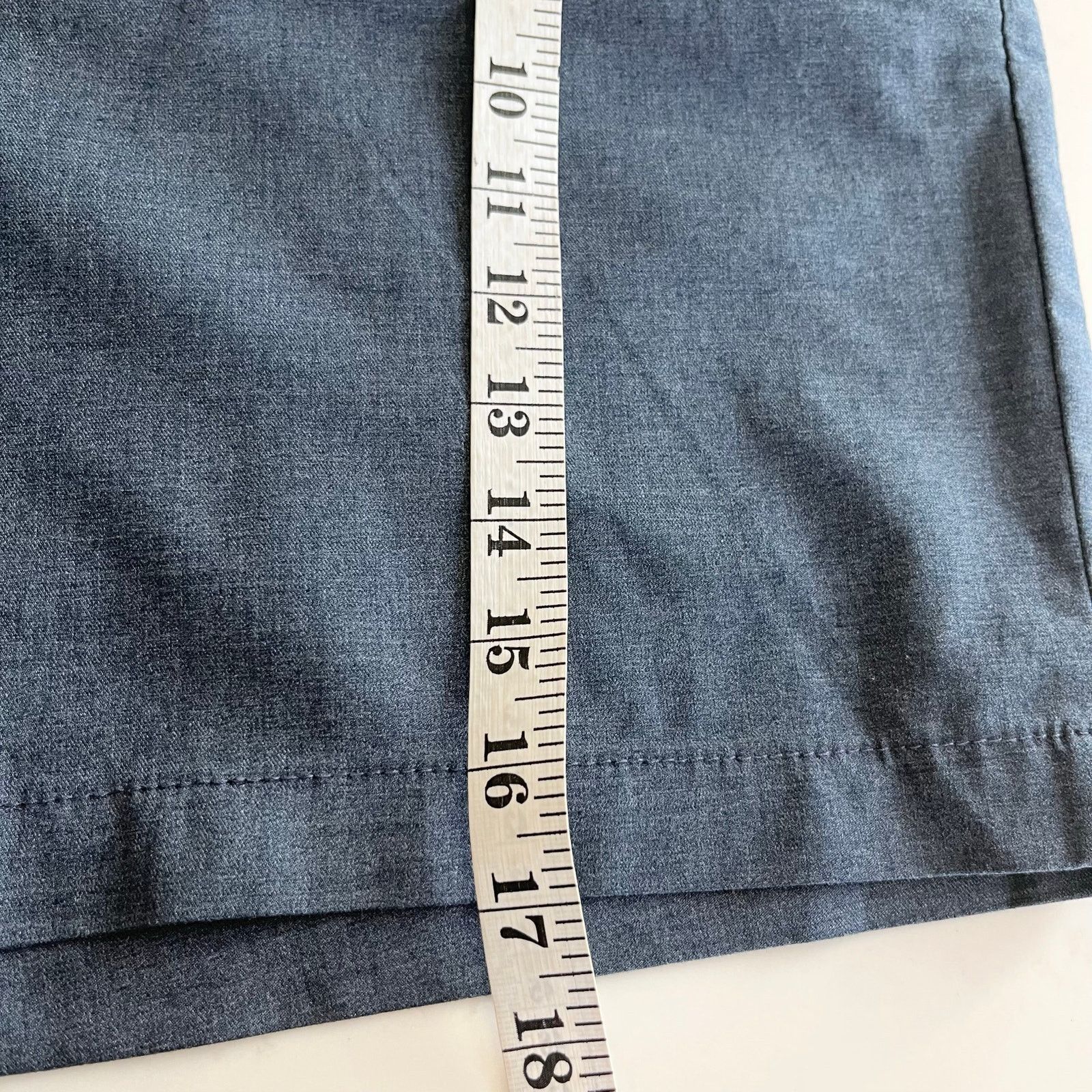 Banana Republic Banana Republic Core Temp Short Slim Fit 7” Inseam Size US 38 / EU 54 - 8 Thumbnail
