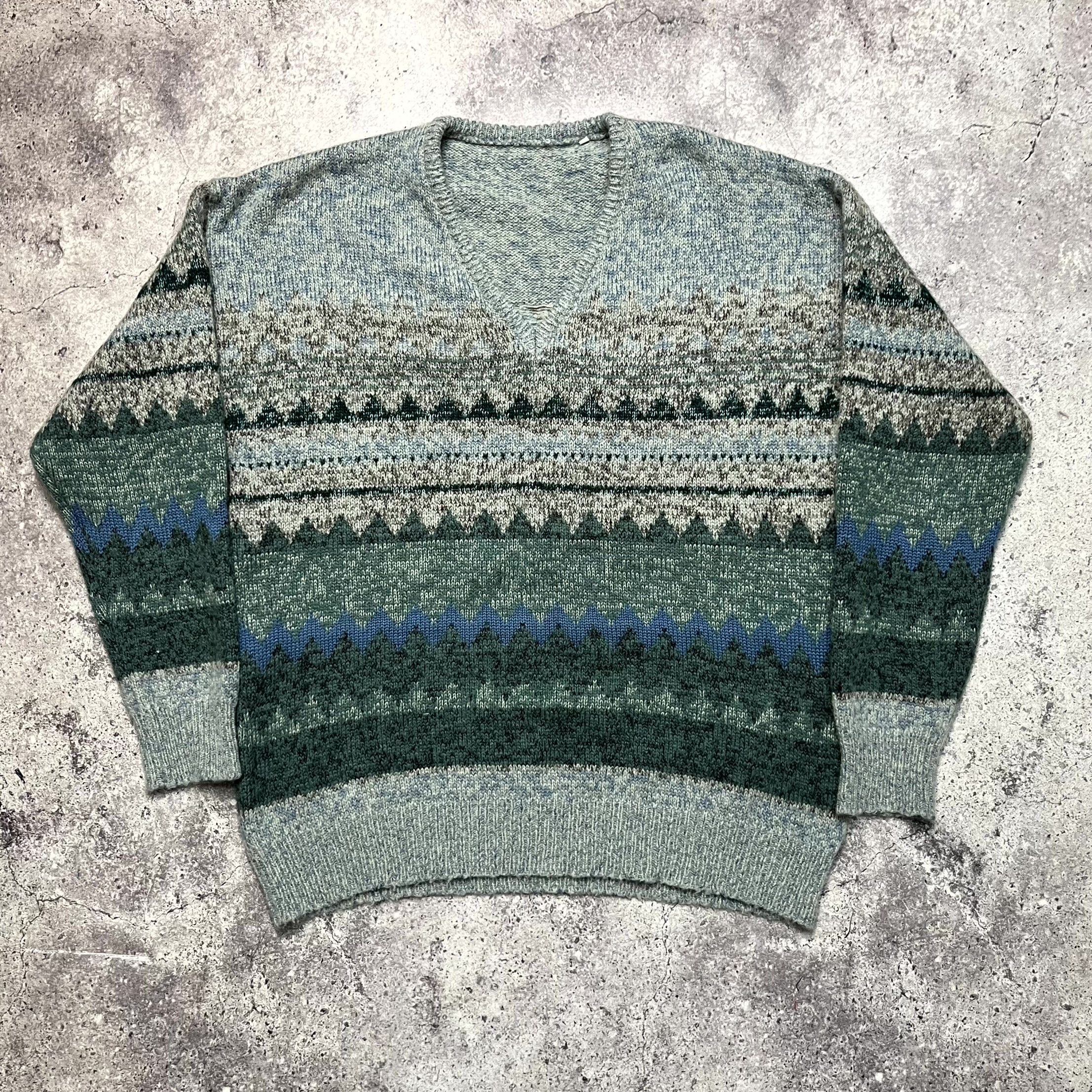 Vintage Vintage Italian Wool V-Neck Nordic Geometric Sweater Size L Size US L / EU 52-54 / 3 - 1 Thumbnail