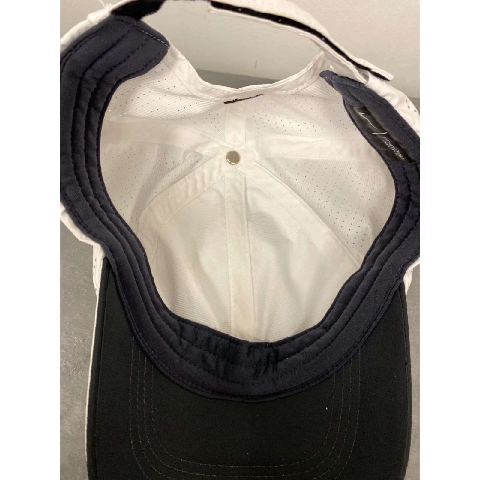 Nike Nike Hat Men’s Baseball Cap Adjustable Golf Swoosh Heritage/905 White One Size Classic 90s Streetwear Casual Sportswear Logo Cap Size ONE SIZE - 6 Thumbnail