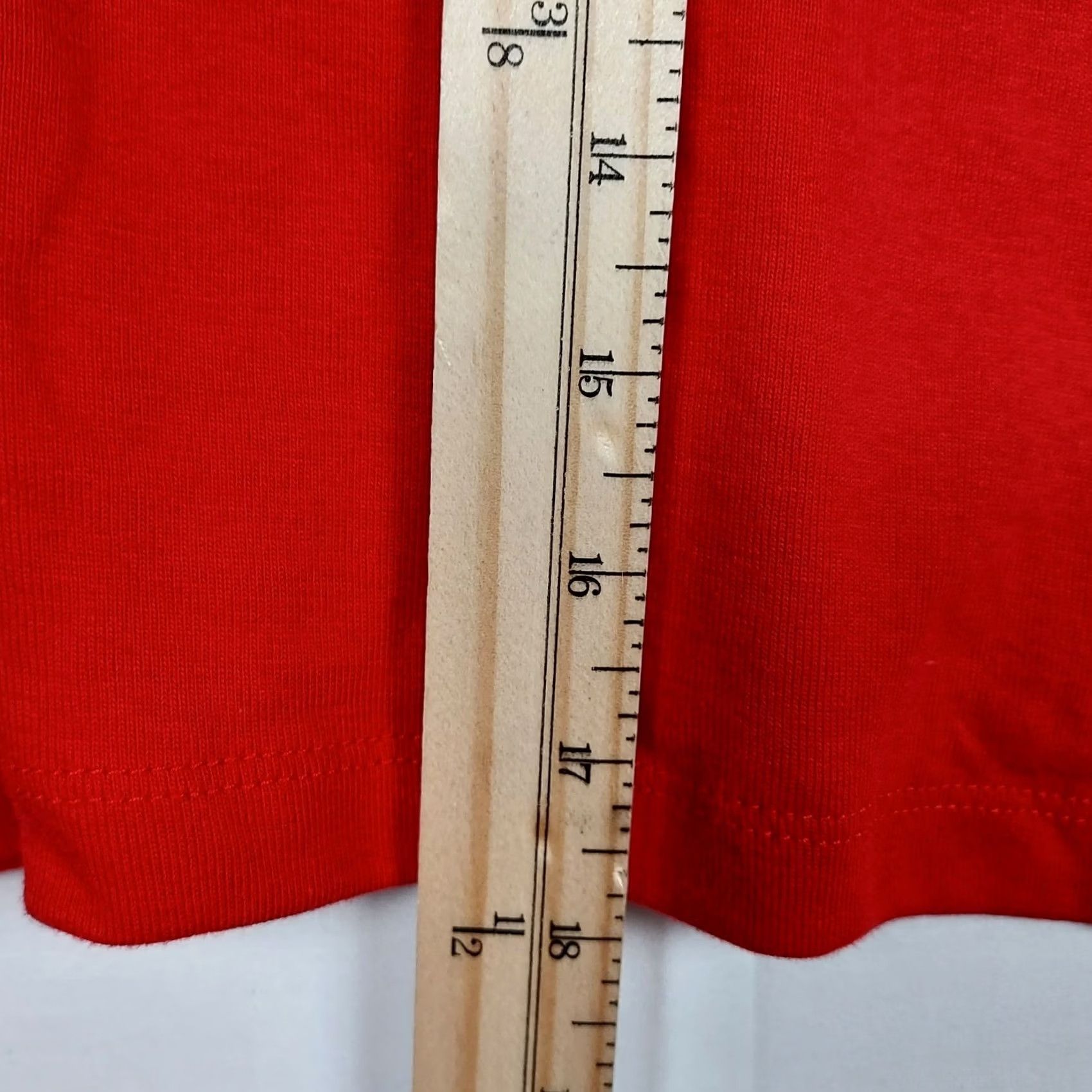 SOMET Sriracha Shirt Red Graphic Tee Size Medium Unisex Crew Neck Short Sleeve Cropped Spring Casual VINTAGE N/A Size M / US 6-8 / IT 42-44 - 4 Thumbnail