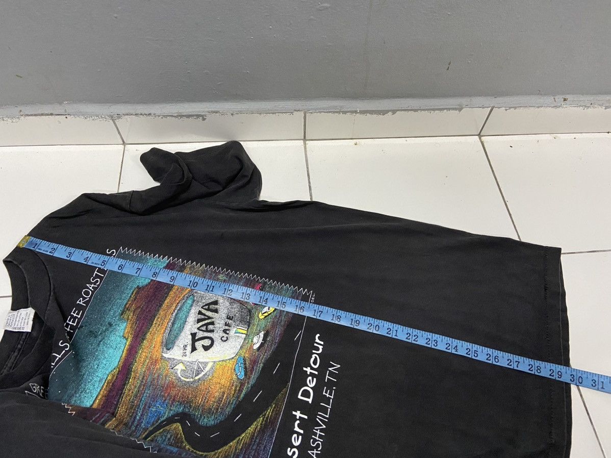 Vintage VINTAGE FABRIC ART PRINT JAVA COFE ALIEN DESERT TEE SHIRT Size US XL / EU 56 / 4 - 16 Thumbnail