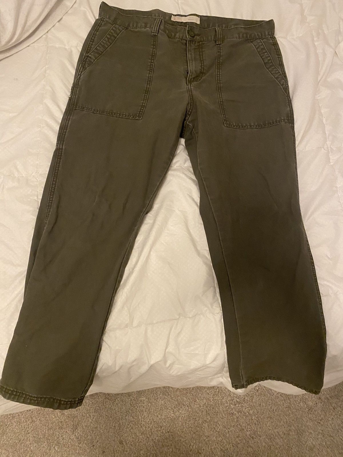 Old Navy Khaki Green Cargo Pants Size US 38 / EU 54 - 1 Thumbnail