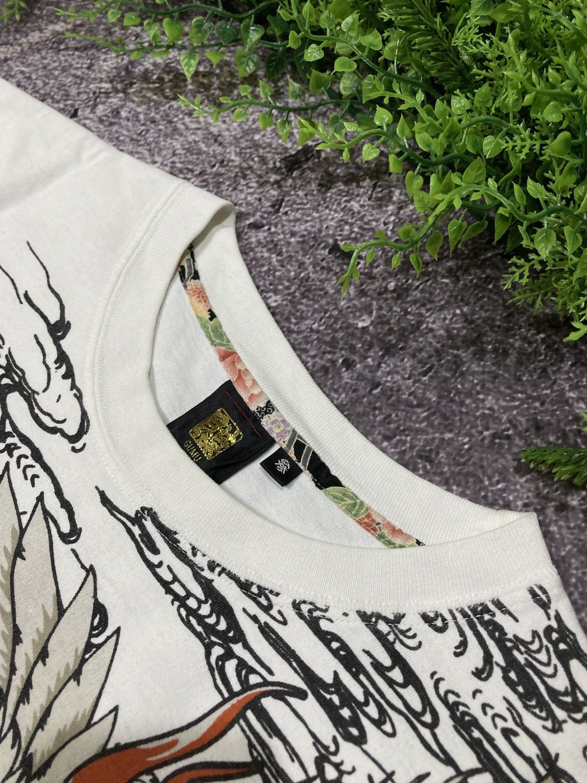 Japanese Brand Gumu Sukajan Dragon Tiger Snake Phenix Printed T Shirt Tee Size US M / EU 48-50 / 2 - 5 Thumbnail