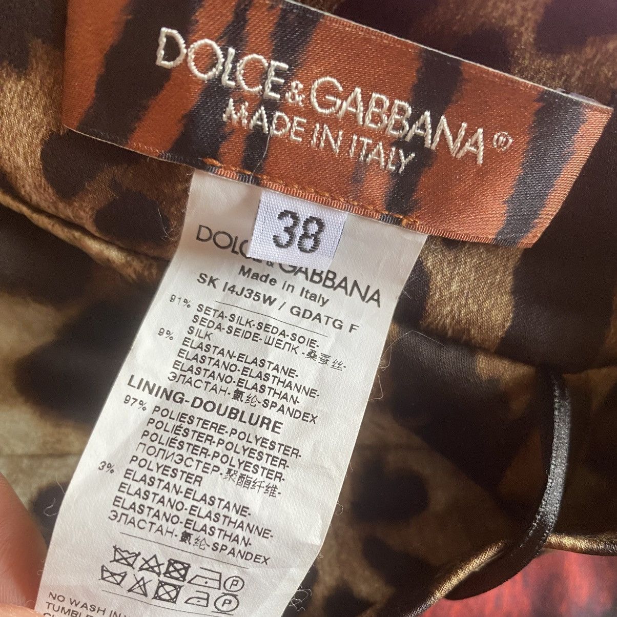 Dolce & Gabbana SS20 Tiger Print Silk Pencil Skirt Size 26" / US 2 / IT 38 - 7 Thumbnail