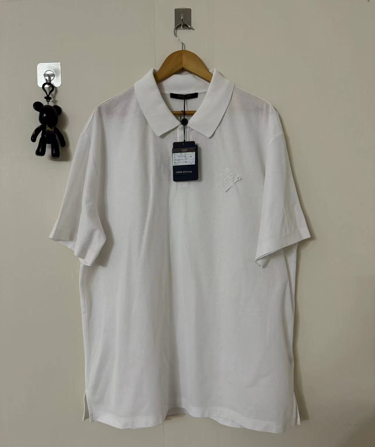 Louis Vuitton Louis Vuitton Pin Polo shirt size 5L Nextarrow-2501 Size US XXL / EU 58 / 5 - 1 Thumbnail