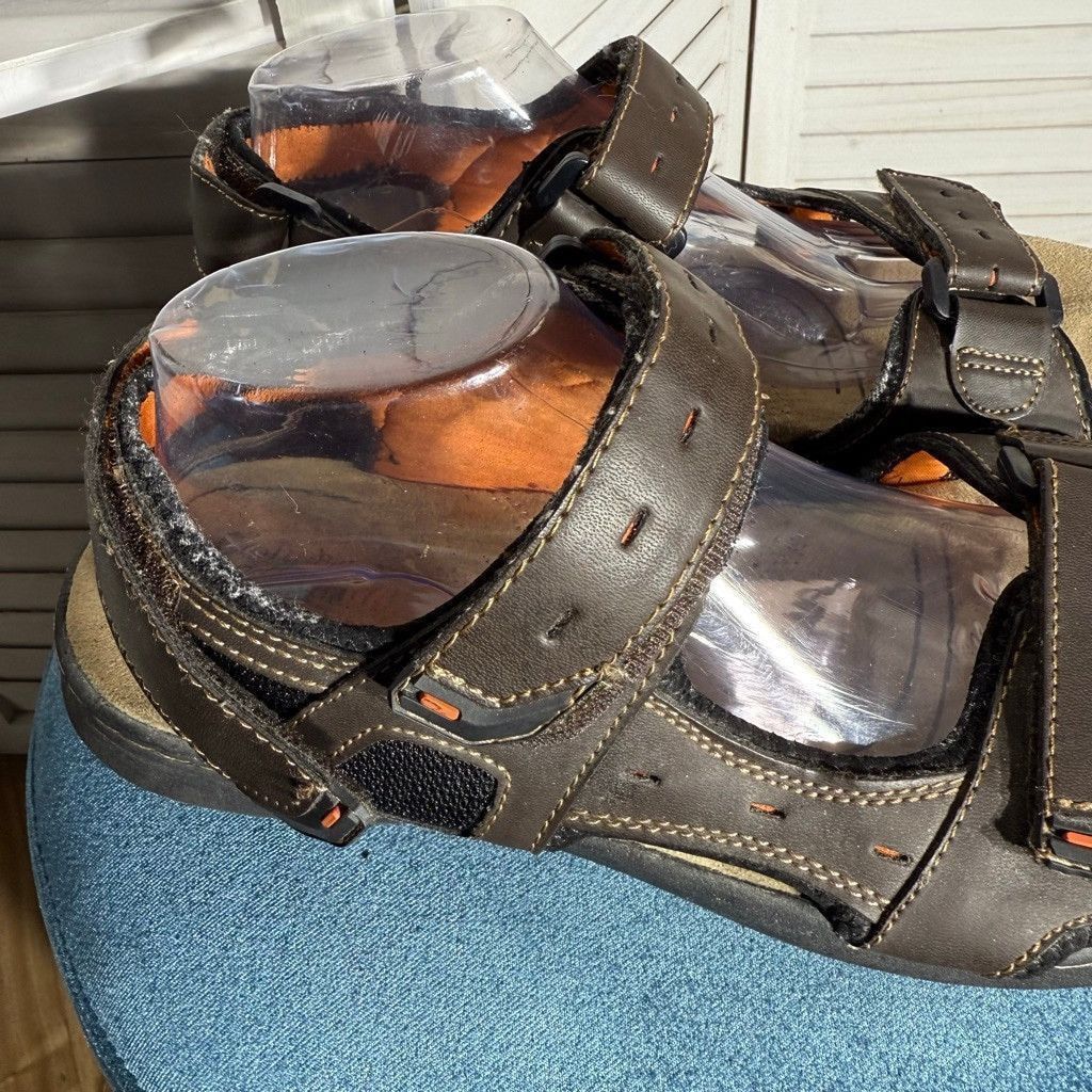 Croft & Barrow CB brown hook & loop closure leather beach sandals sz 12 Size US 12 / EU 45 - 7 Thumbnail