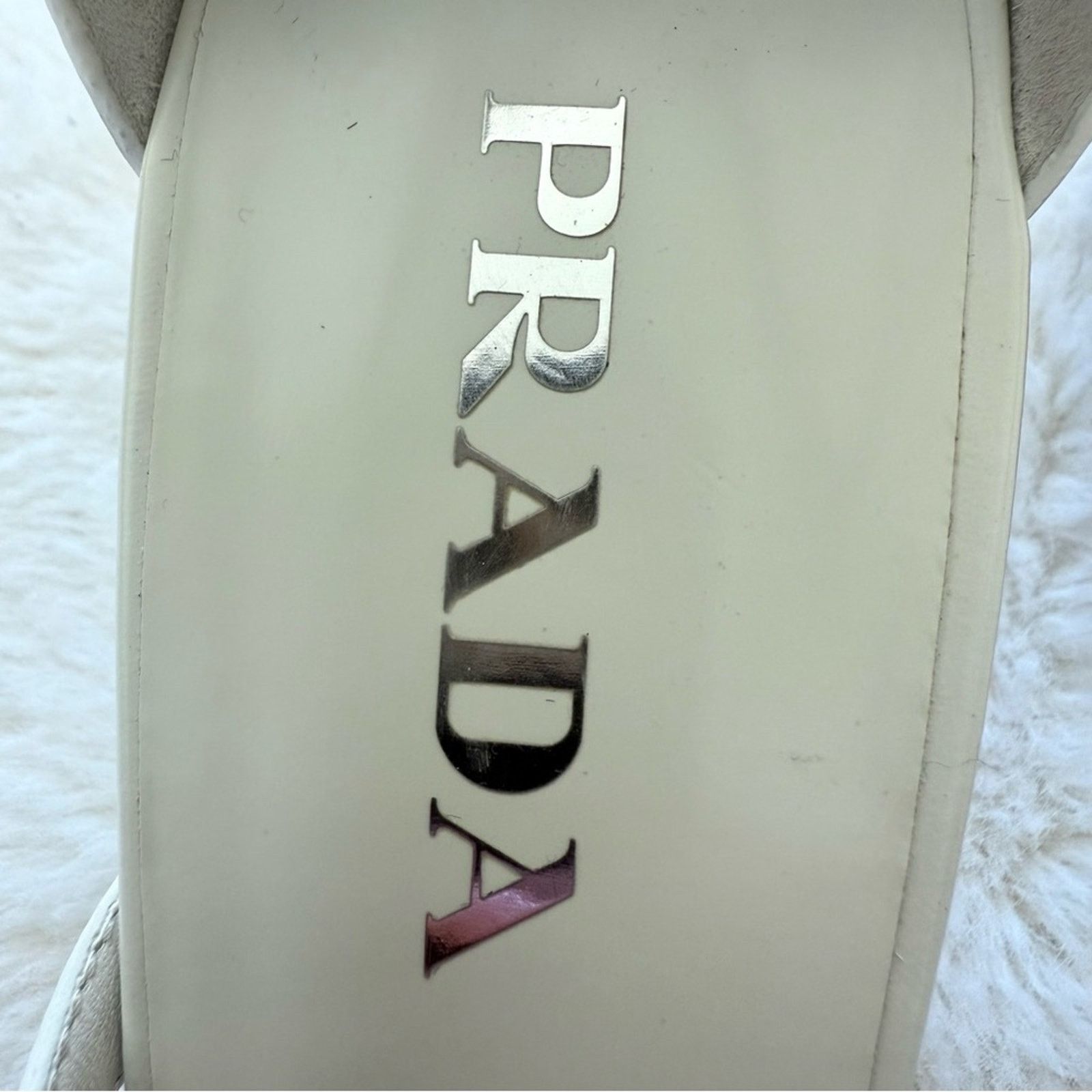 Prada Prada Cut-Out Brushed Leather Pumps size 40EU or 9US 1200$ Size US 9 / IT 39 - 3 Thumbnail