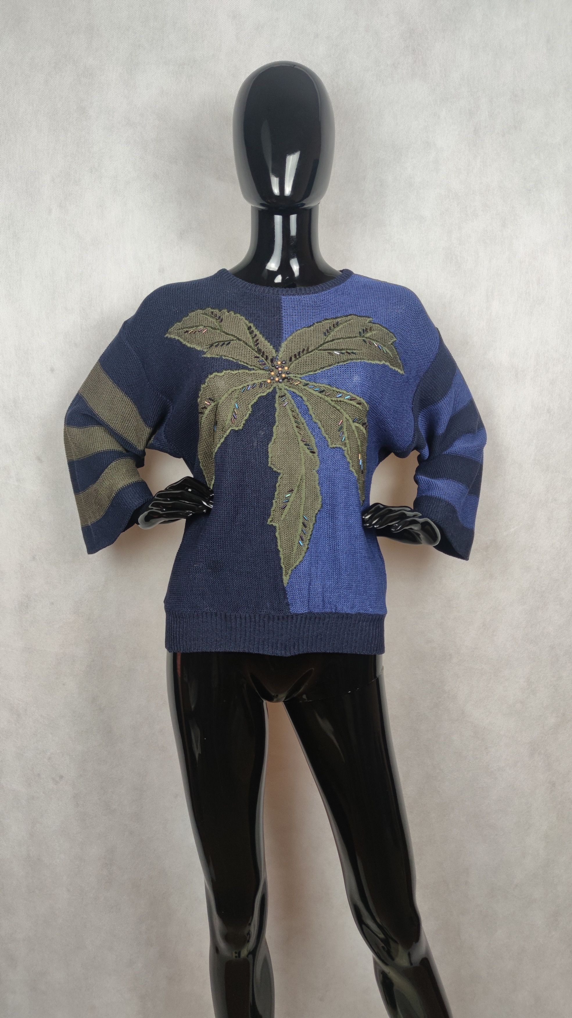 Escada × Vintage Vintage Escada Linen Blend Sweater | Palm Leaf Embellishment Size S / US 4 / IT 40 - 1 Thumbnail