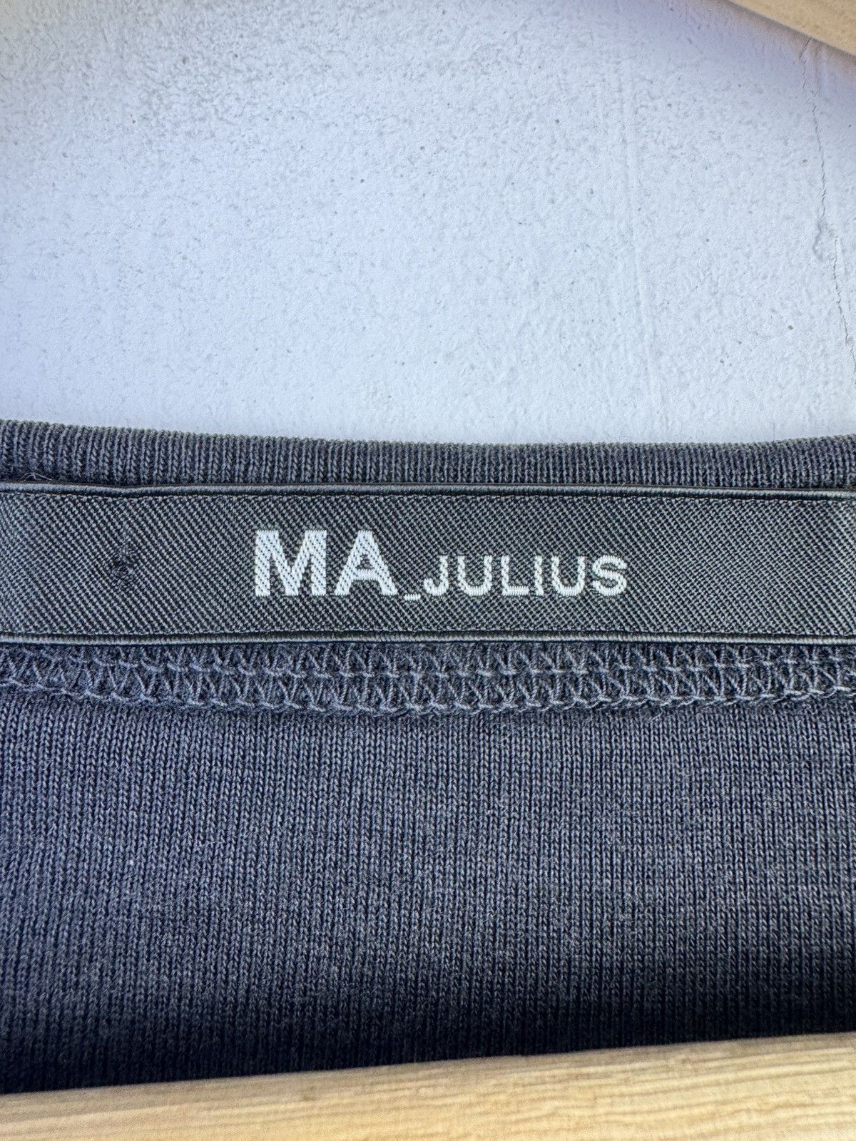 MA Julius short-sleeved t-shirt with a scoop neck