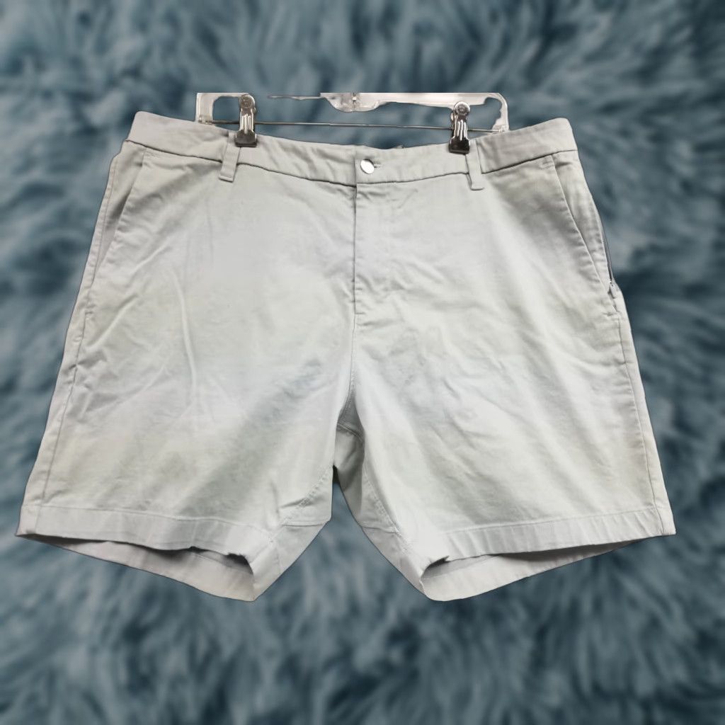 Lululemon Lululemon Shorts Mens 38 Gray 10" Casual Flat Front Stretch Zipped See Back Pic Size US 38 / EU 54 - 1 Thumbnail
