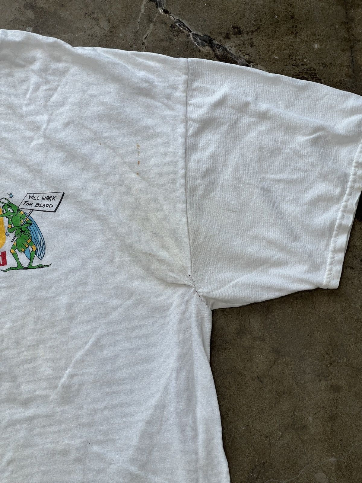 Vintage Vintage Blood Donation Starve a Mosquito Distressed Tee XL Size US XL / EU 56 / 4 - 5 Thumbnail