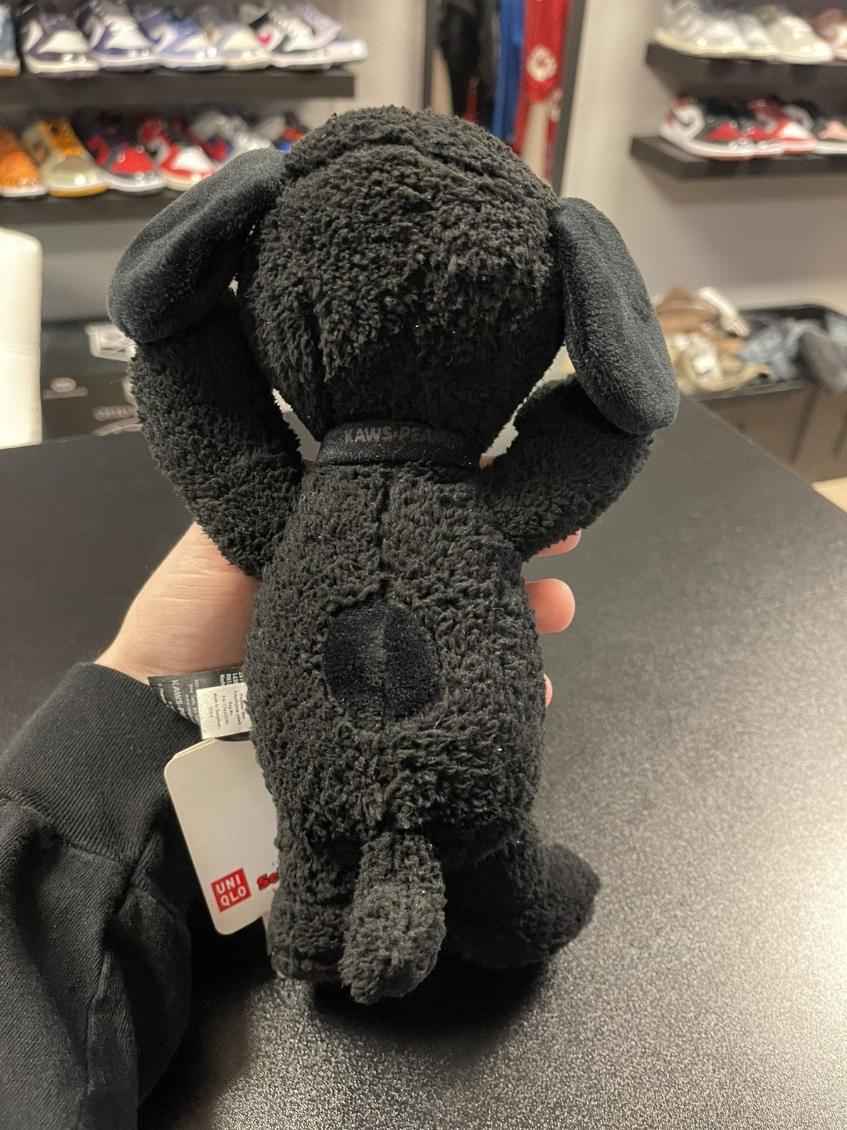 Kaws KAWS x Uniqlo x Peanuts Snoopy Plush (Small) Black Size ONE SIZE - 5 Thumbnail